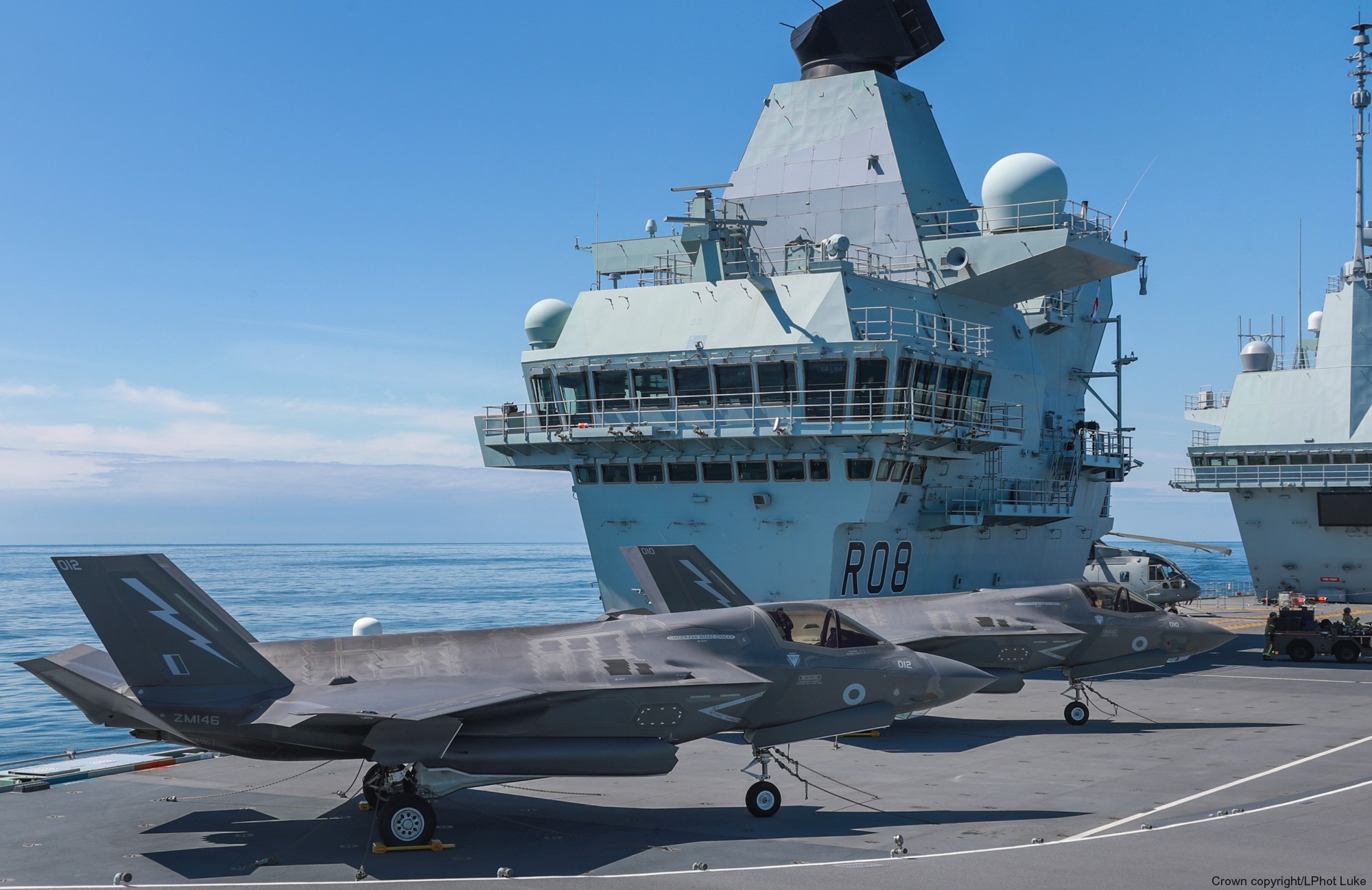 hms queen elizabeth r-08 aircraft carrier royal navy 85