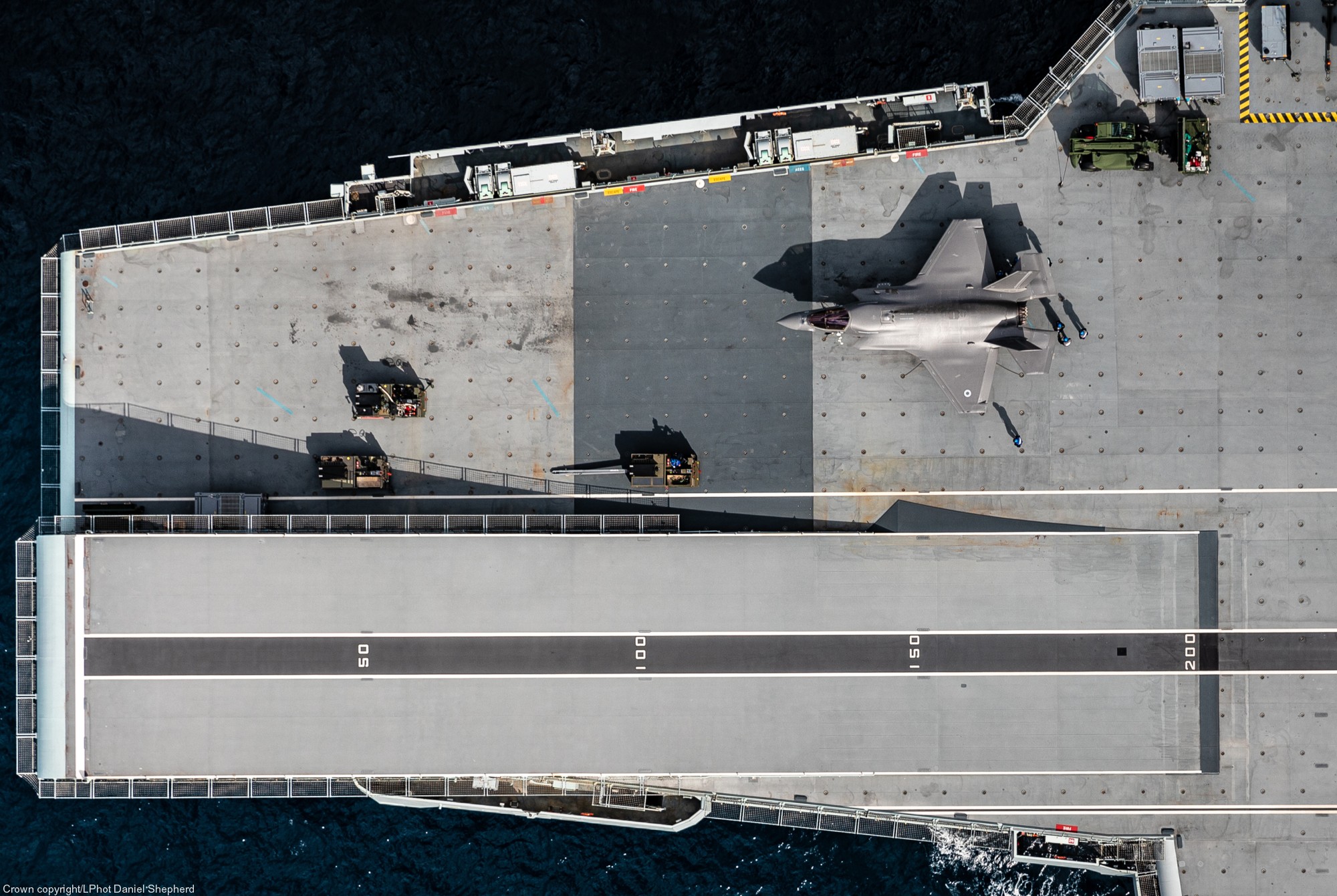 hms queen elizabeth r-08 aircraft carrier royal navy 90 ski-jump ramp