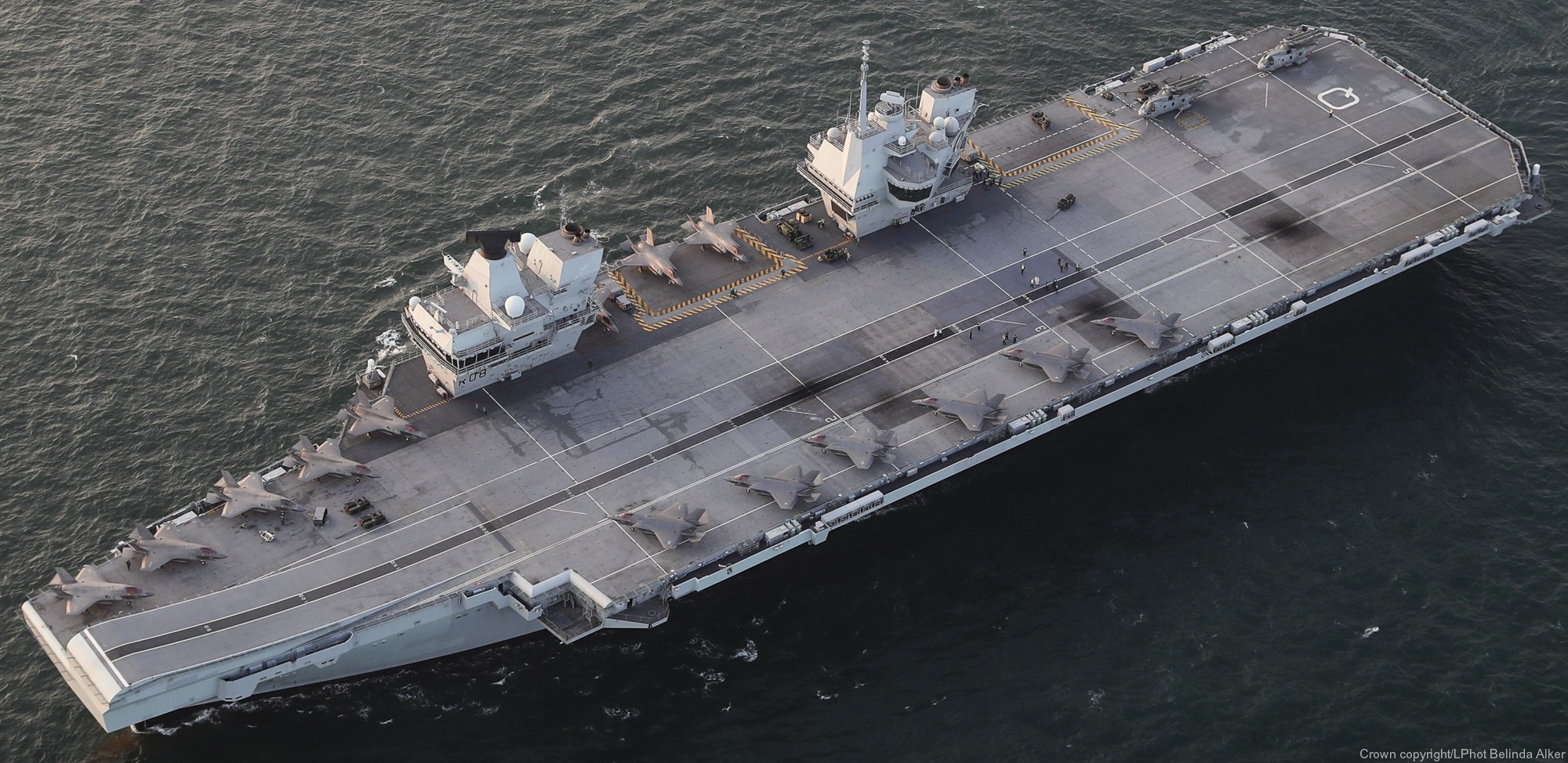 r08 hms queen elizabeth aircraft carrier royal navy 94