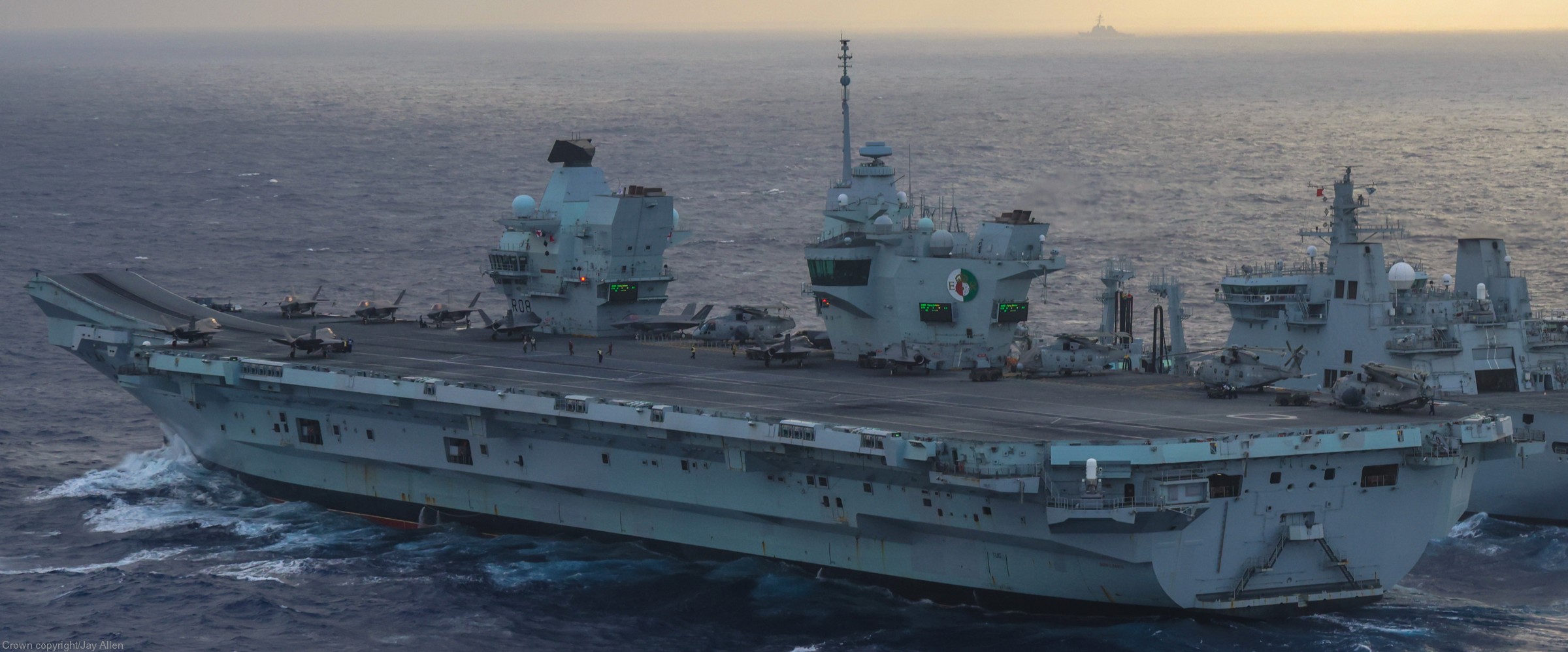 hms queen elizabeth r-08 qnlz aircraft carrier royal navy 121 uk csg21