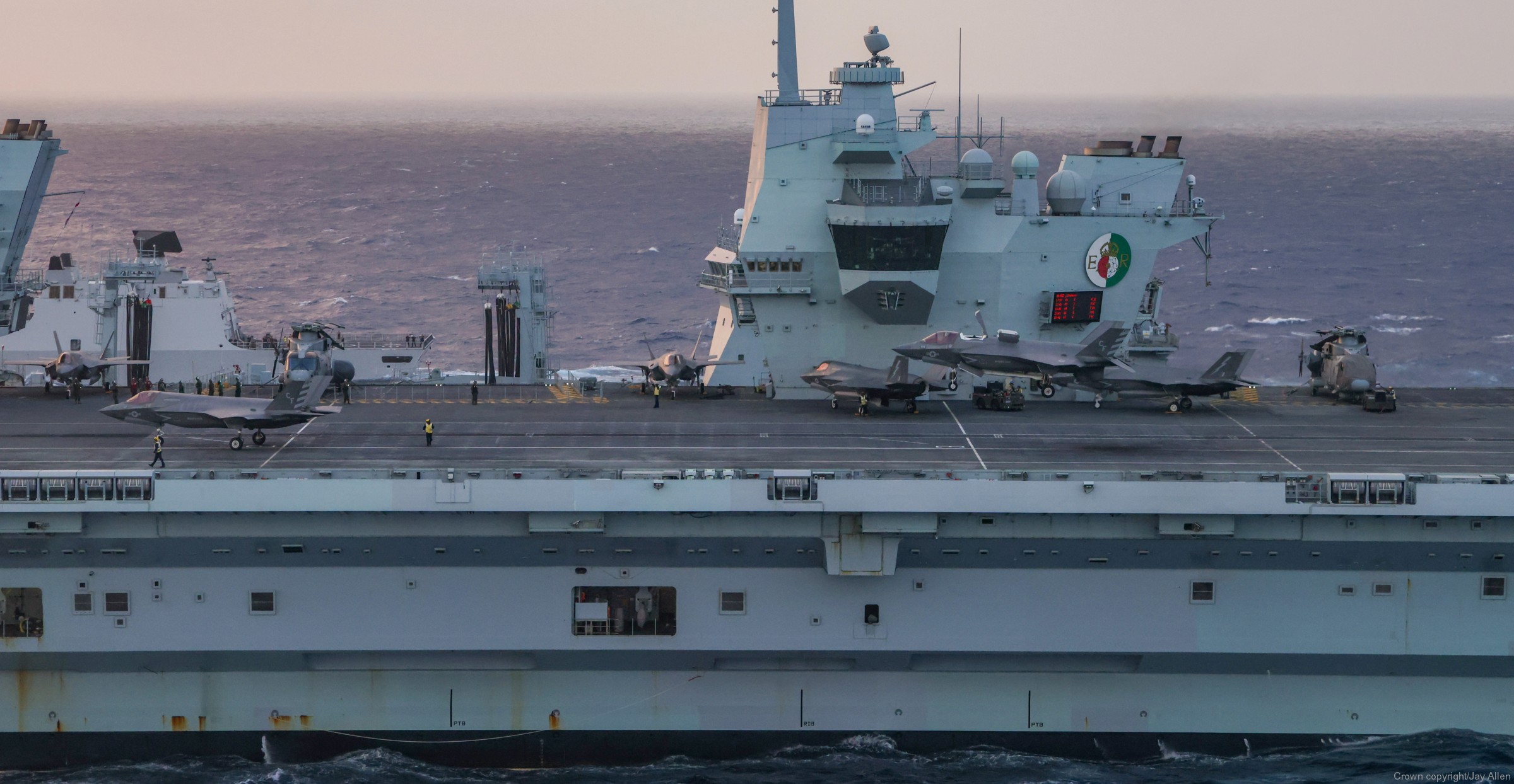 hms queen elizabeth r-08 qnlz aircraft carrier royal navy 122 f-35b lightning ii jsf