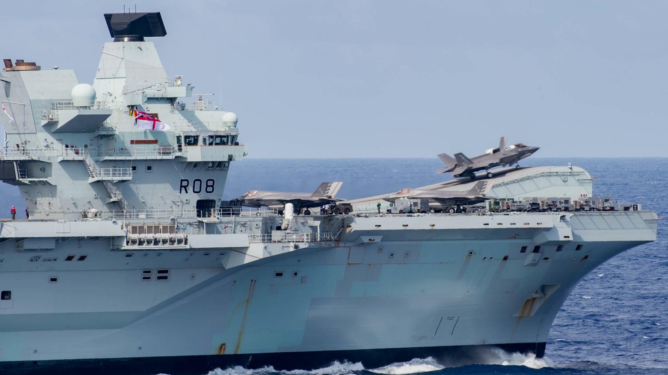 hms queen elizabeth r-08 qnlz aircraft carrier royal navy 137