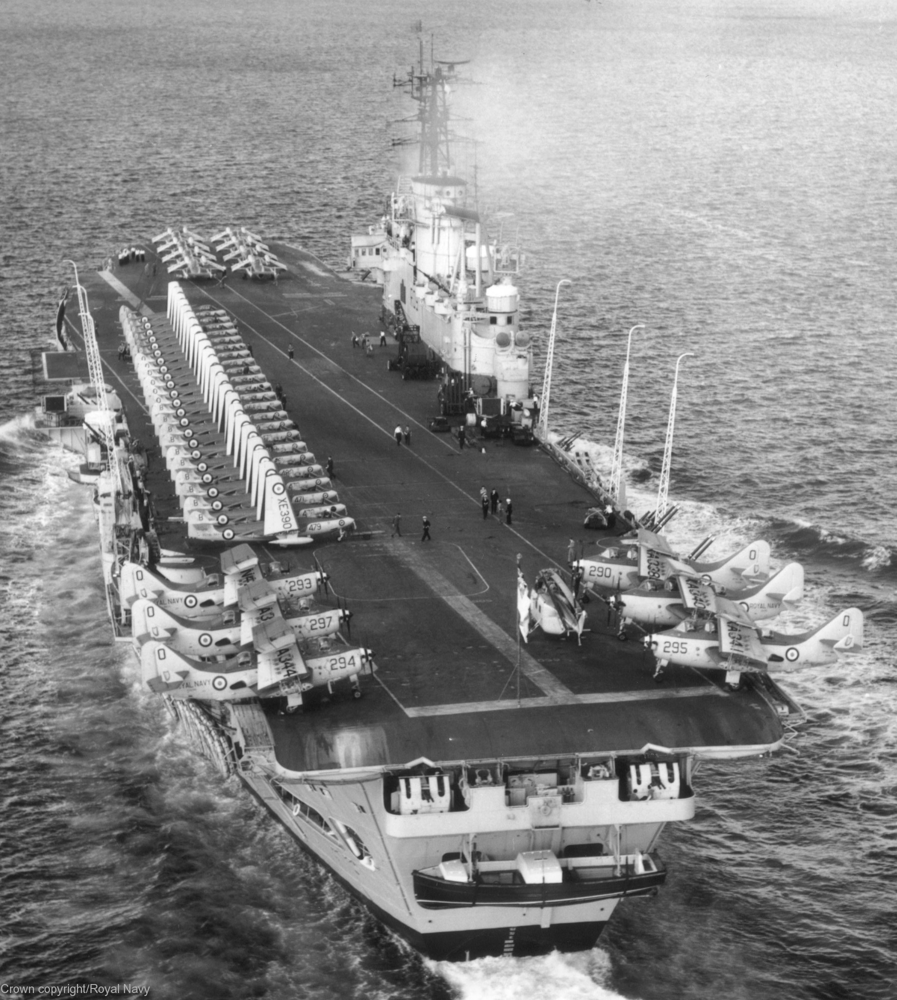 r-09 hms ark royal audacious class aircraft carrier royal navy 02