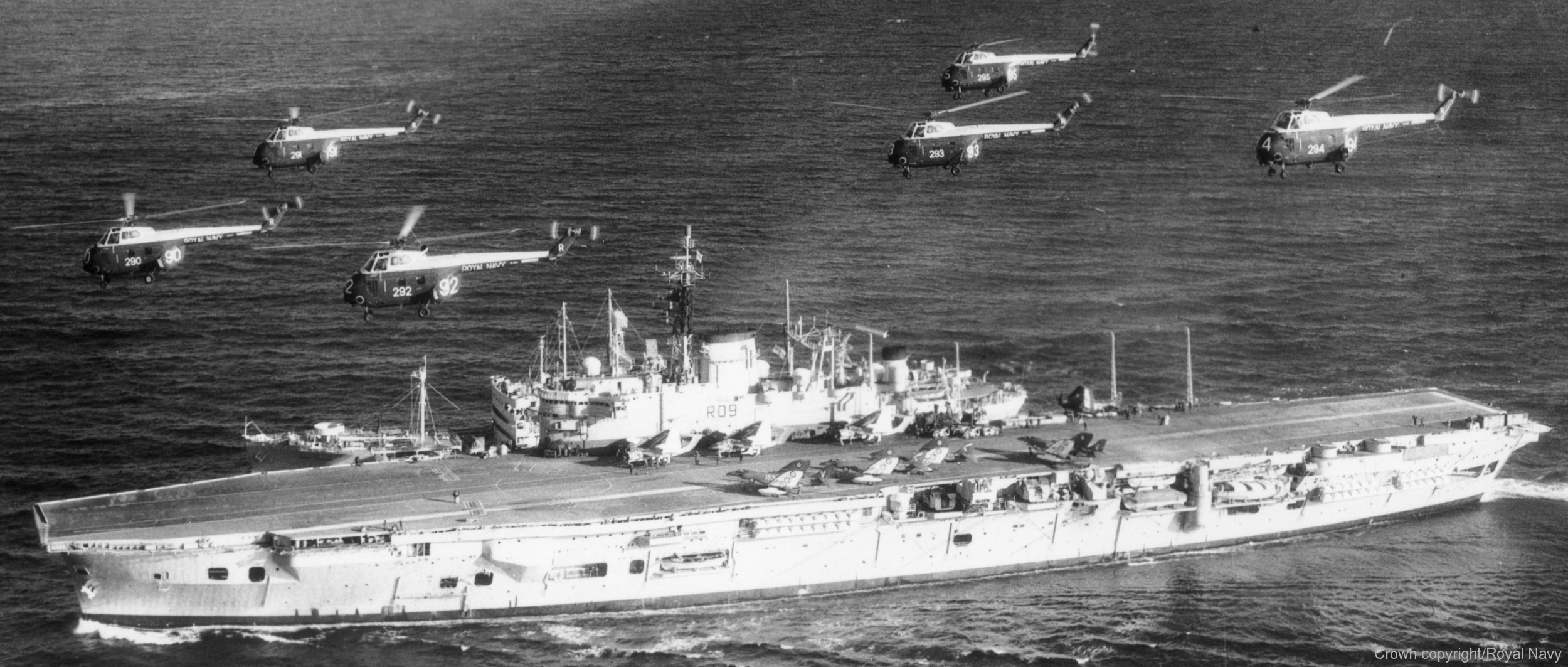 r-09 hms ark royal audacious class aircraft carrier royal navy 08