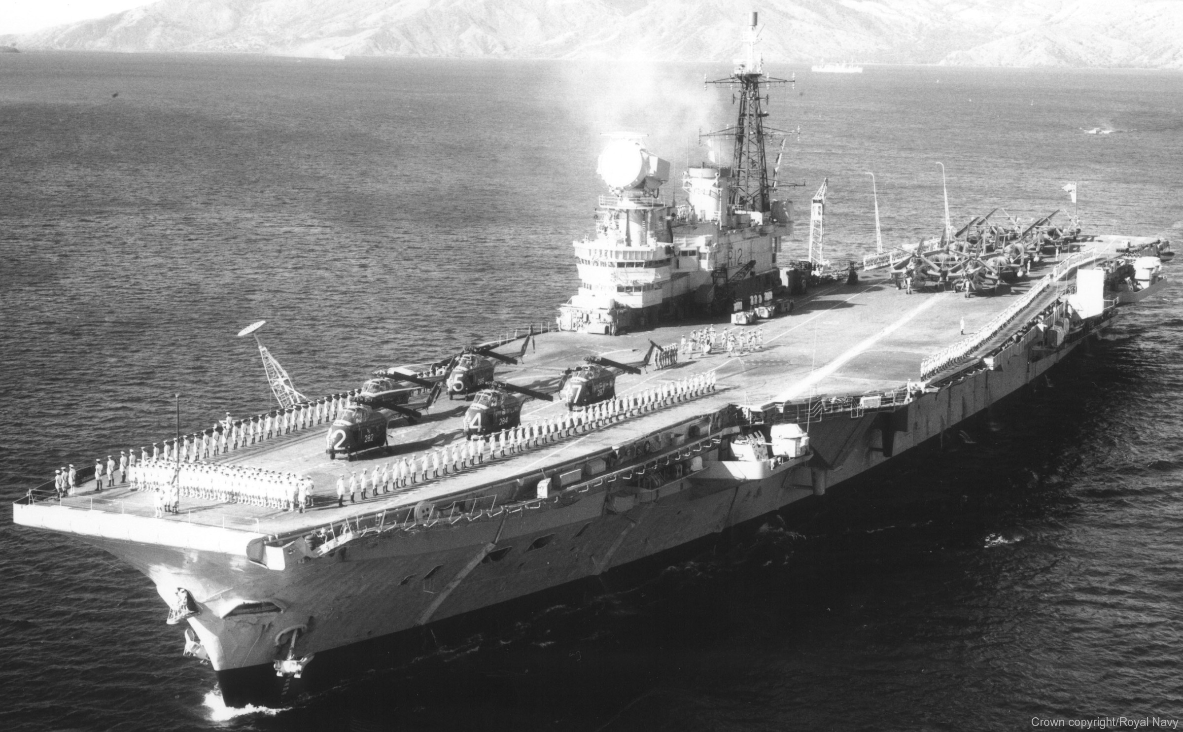 centaur class aircraft carrier royal navy r-12 hms hermes 07