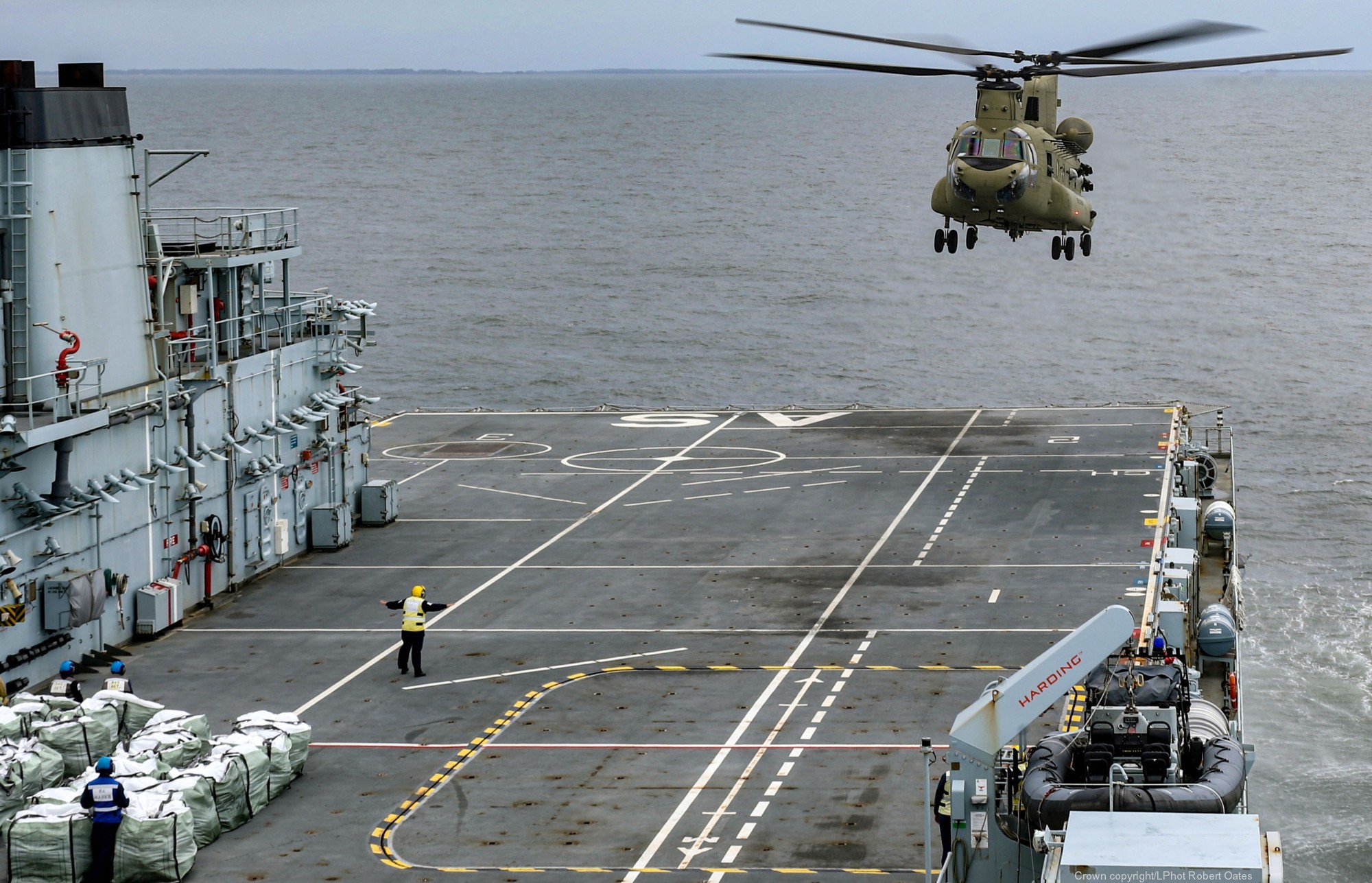a 135 rfa argus casualty receiving ship support royal fleet auxilary navy 02 chinook helicopter