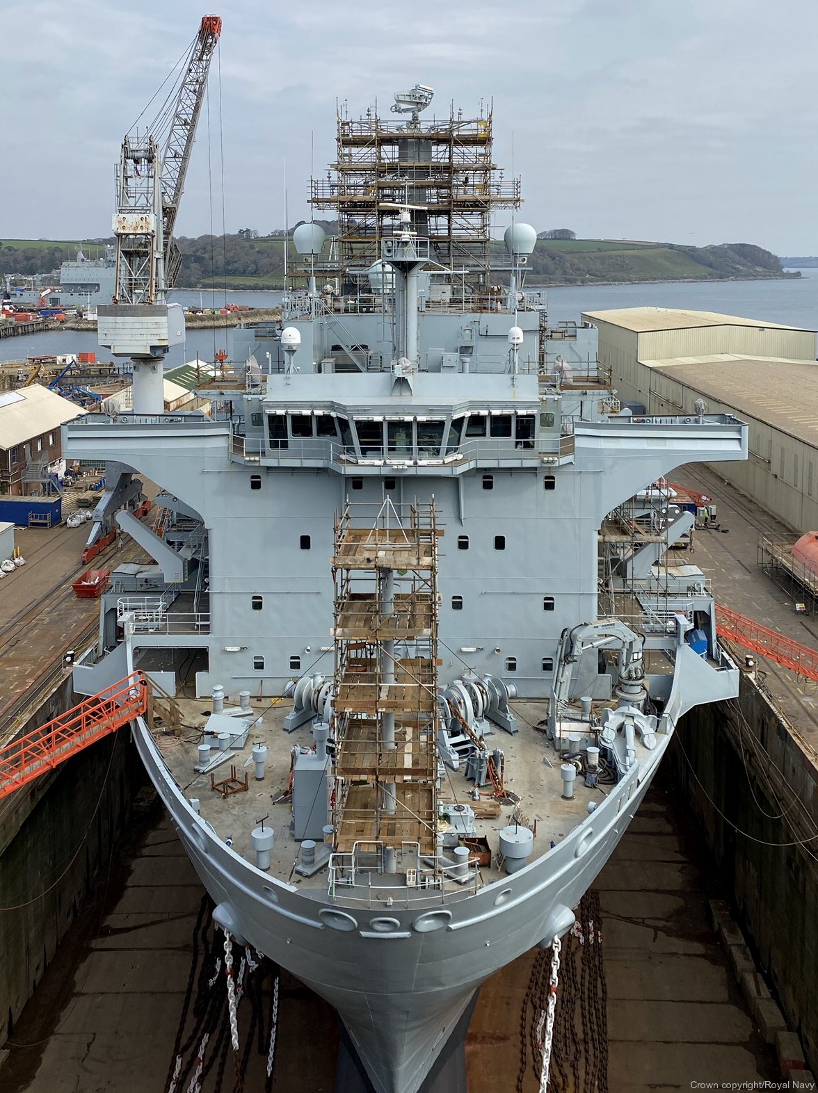 a 135 rfa argus casualty receiving ship support royal fleet auxilary navy 36 dry dock