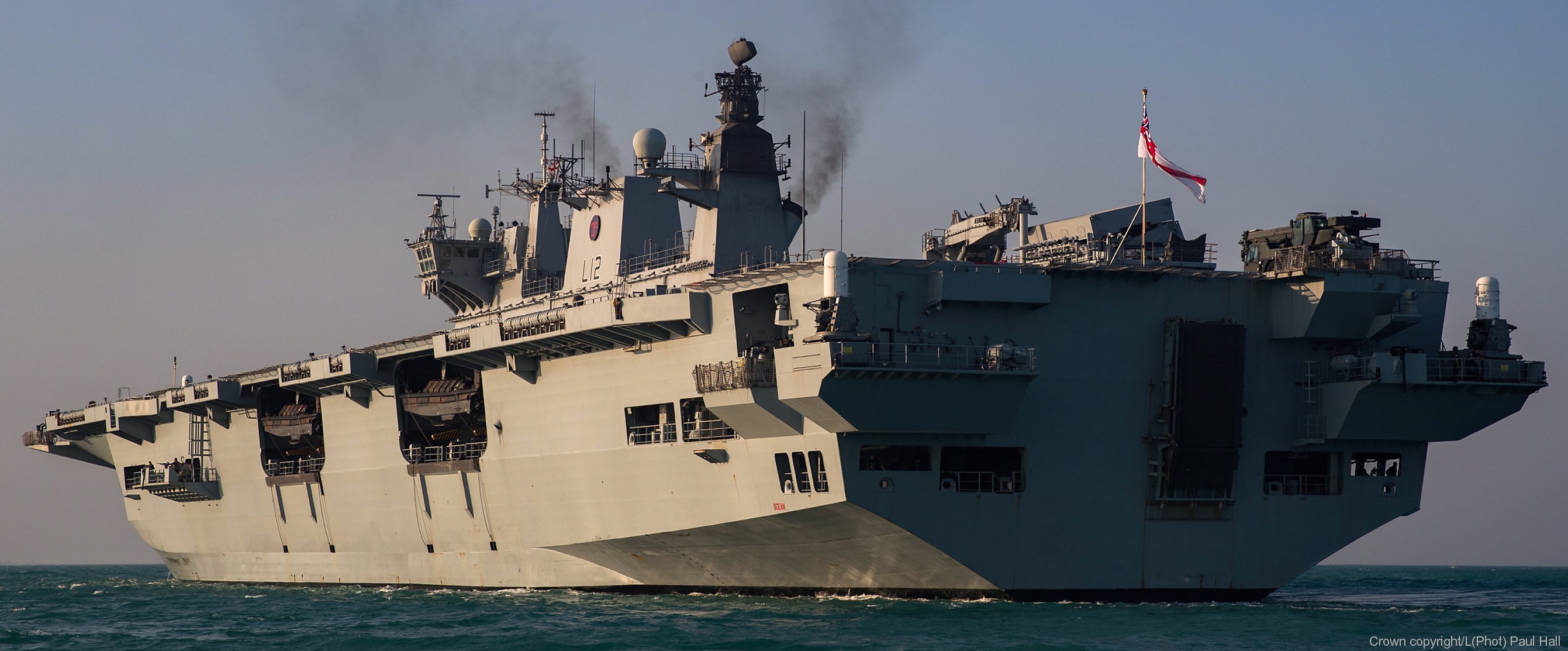 l14 hms ocean l-14 landing platform helicopter lph amphibious assault ship royal navy 23