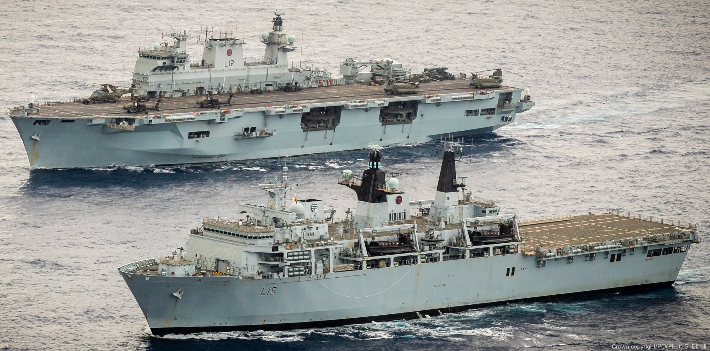 hms bulwark l-15 albion class amphibious transport dock lpd royal navy l-12 ocean 24x