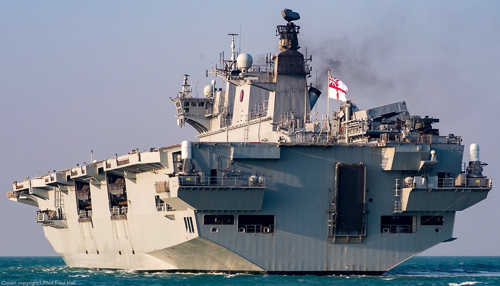 l14 hms ocean l-14 landing platform helicopter lph amphibious assault ship royal navy 27