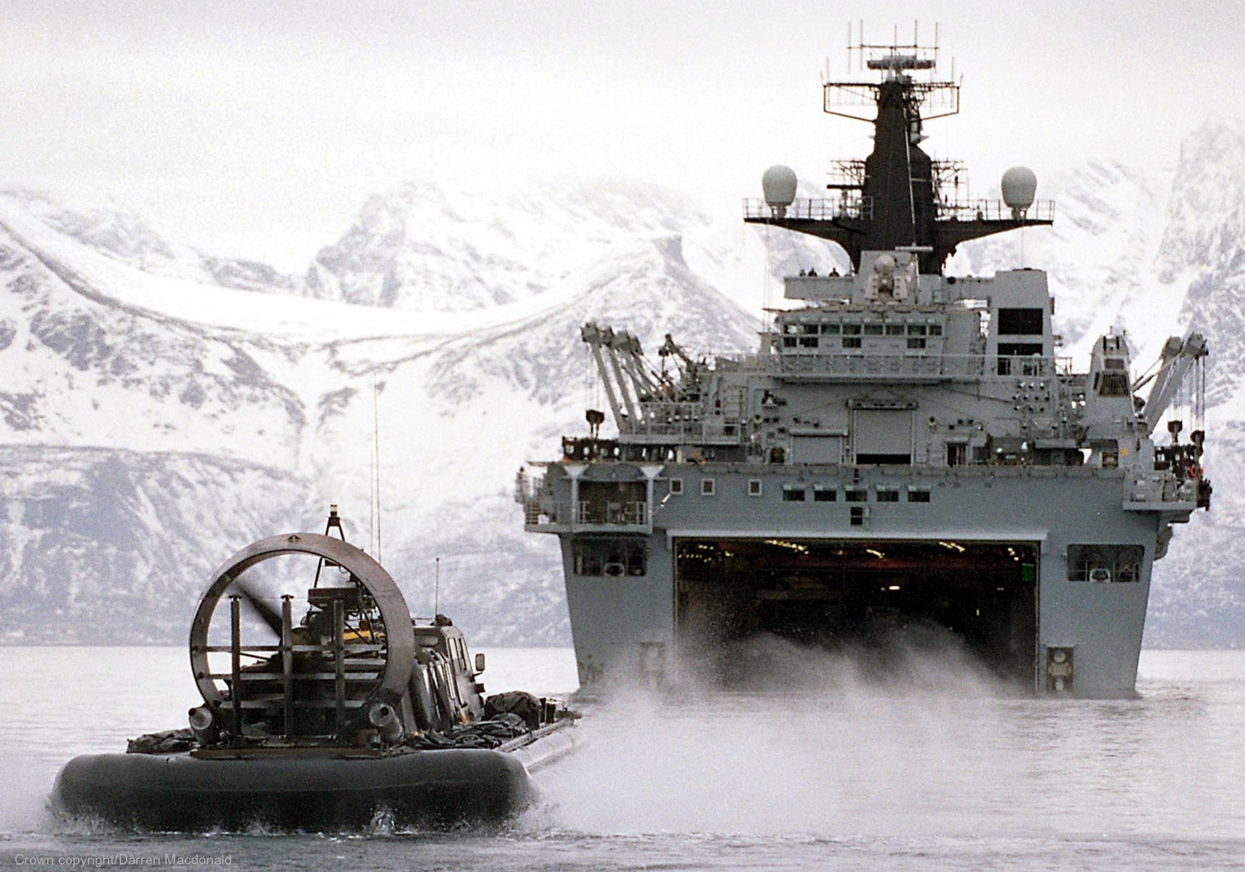 hms albion l-14 amphibious transport dock landing platform ship lpd royal navy 03