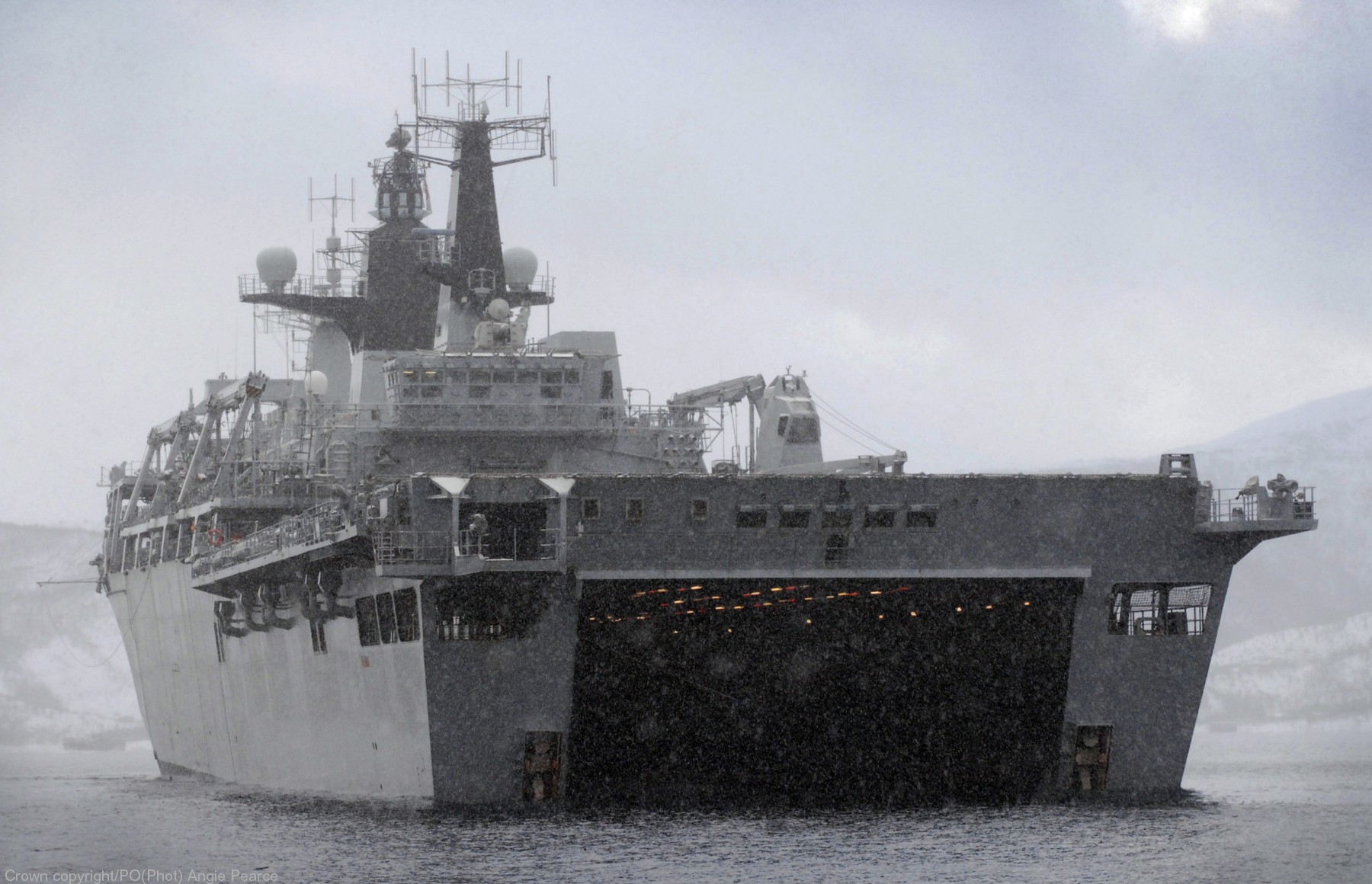 hms albion l-14 amphibious transport dock landing platform ship lpd royal navy 07