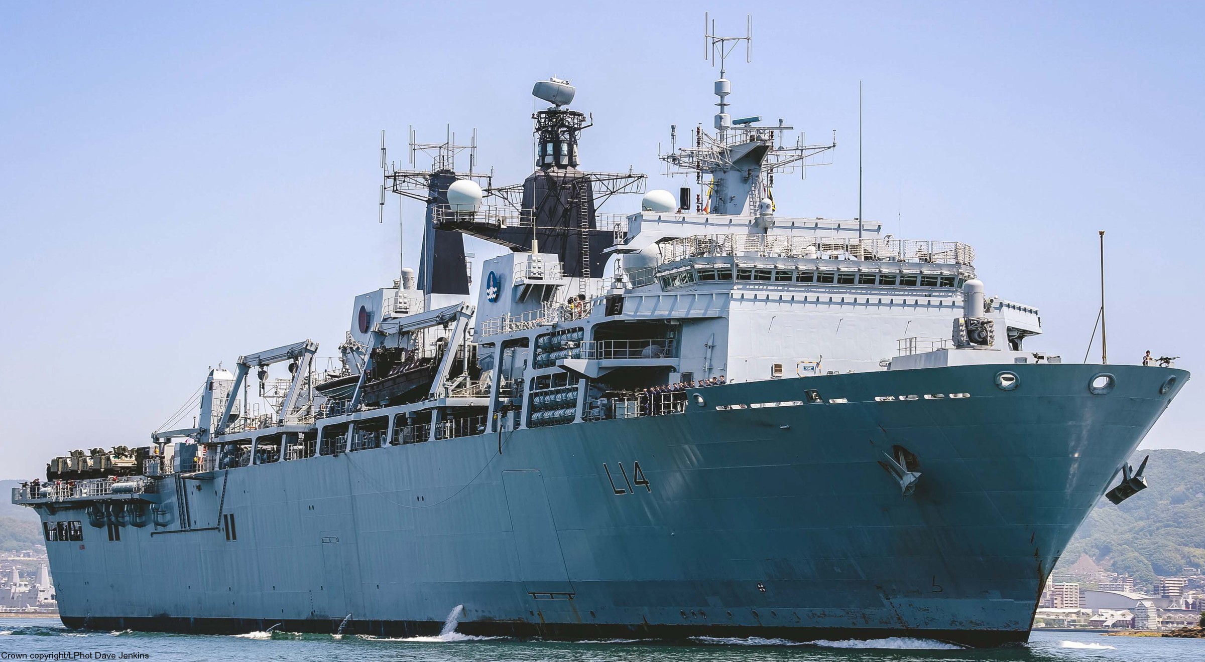 l14 hms albion amphibious transport dock assault ship landing platform lpd royal navy 35