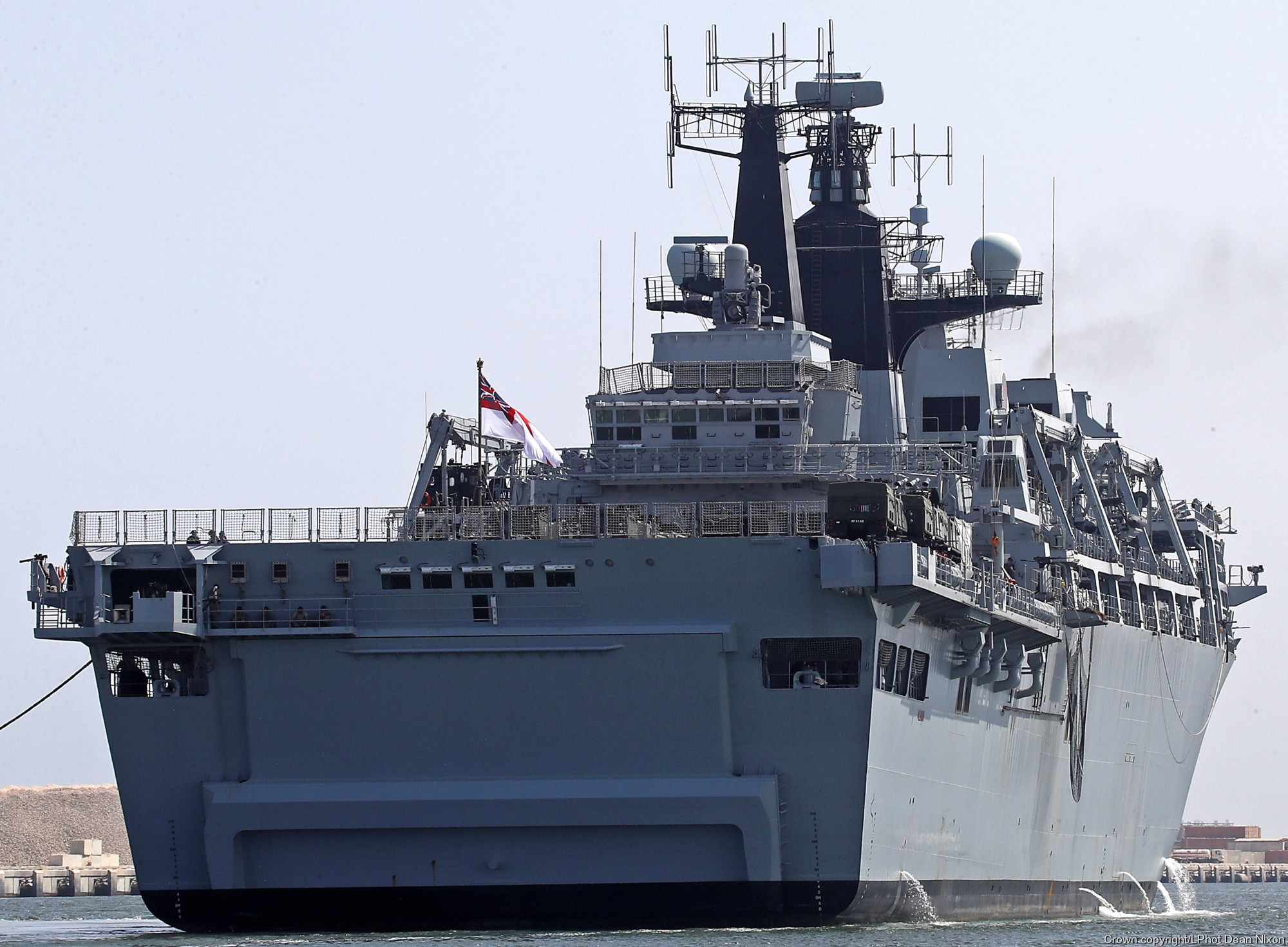l14 hms albion amphibious transport dock assault ship landing platform lpd royal navy 38