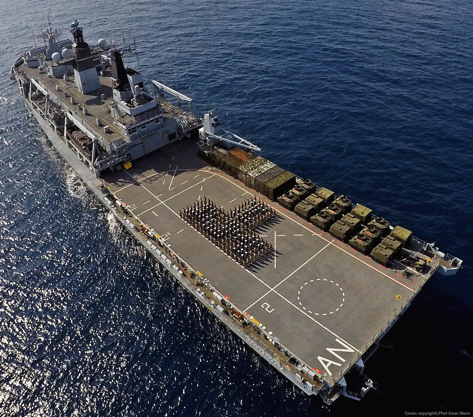 l14 hms albion amphibious transport dock assault ship landing platform lpd royal navy 40