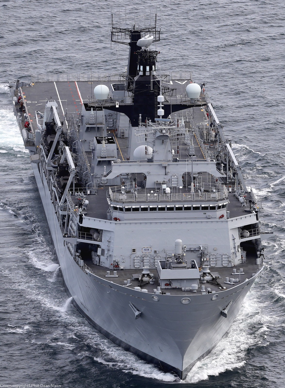 l14 hms albion amphibious transport dock assault ship landing platform lpd royal navy 44