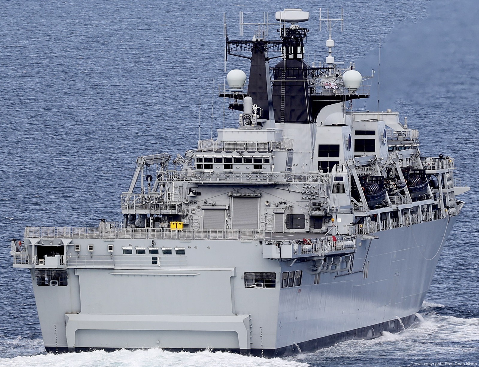 l14 hms albion amphibious transport dock assault ship landing platform lpd royal navy 45