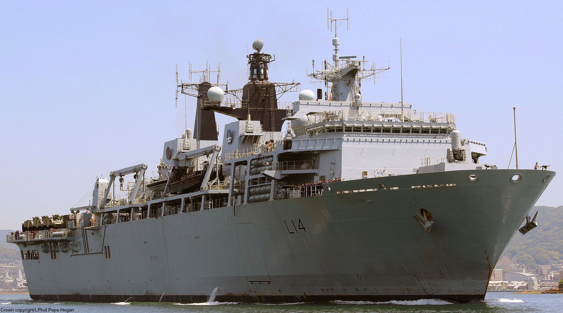 l14 hms albion amphibious transport dock assault ship landing platform lpd royal navy 58