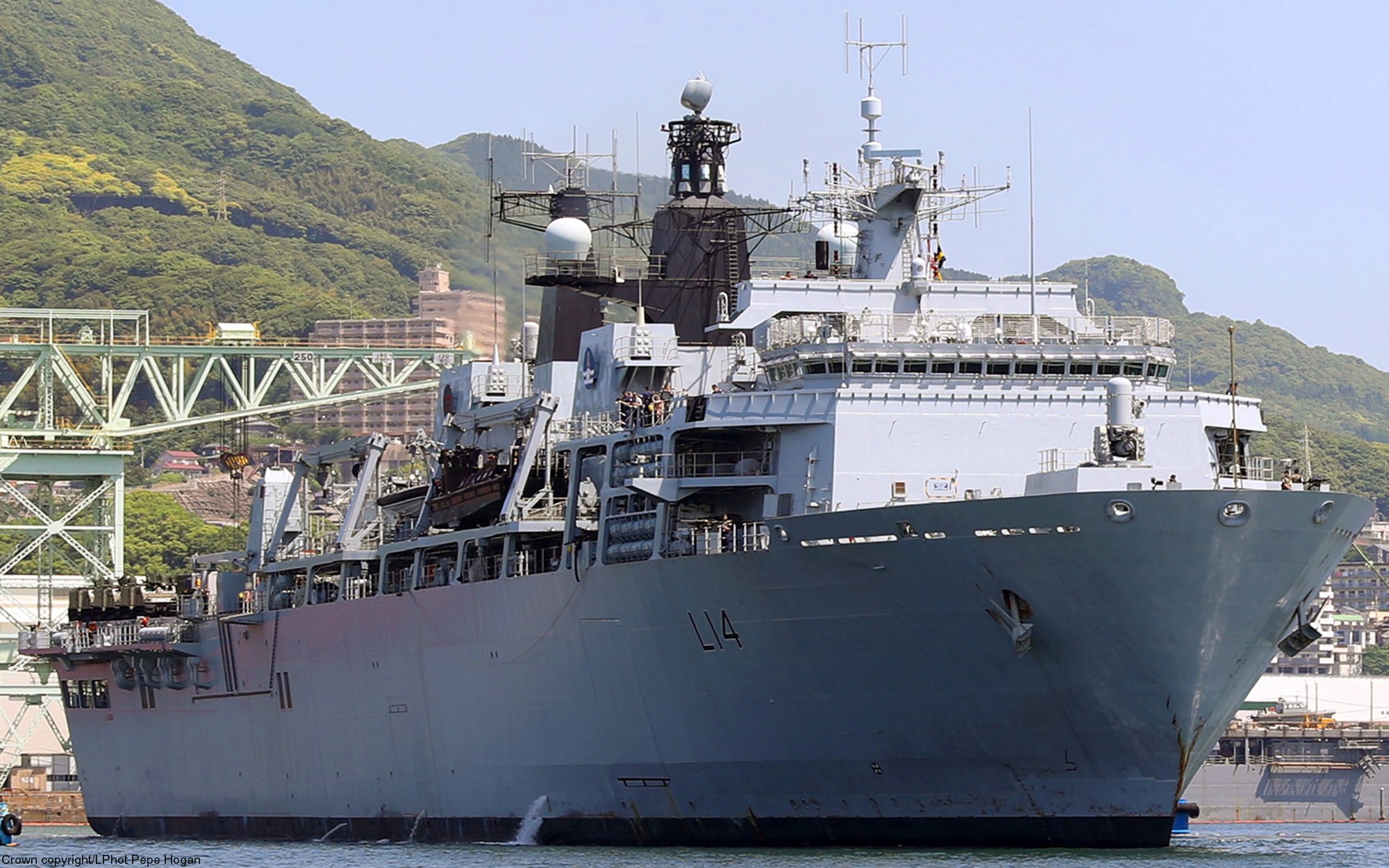l14 hms albion amphibious transport dock assault ship landing platform lpd royal navy 59