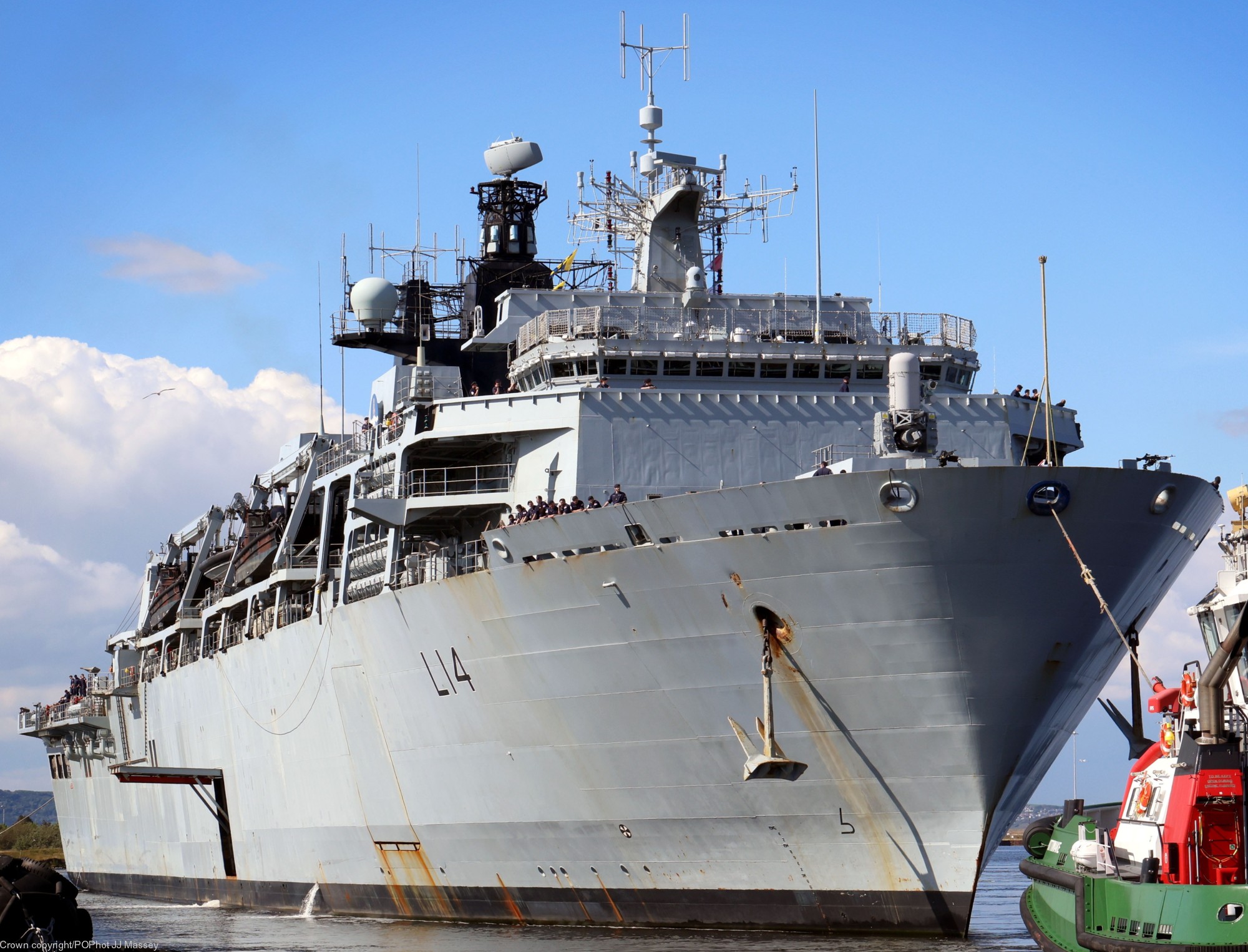 l14 hms albion amphibious transport dock assault ship landing platform lpd royal navy 74