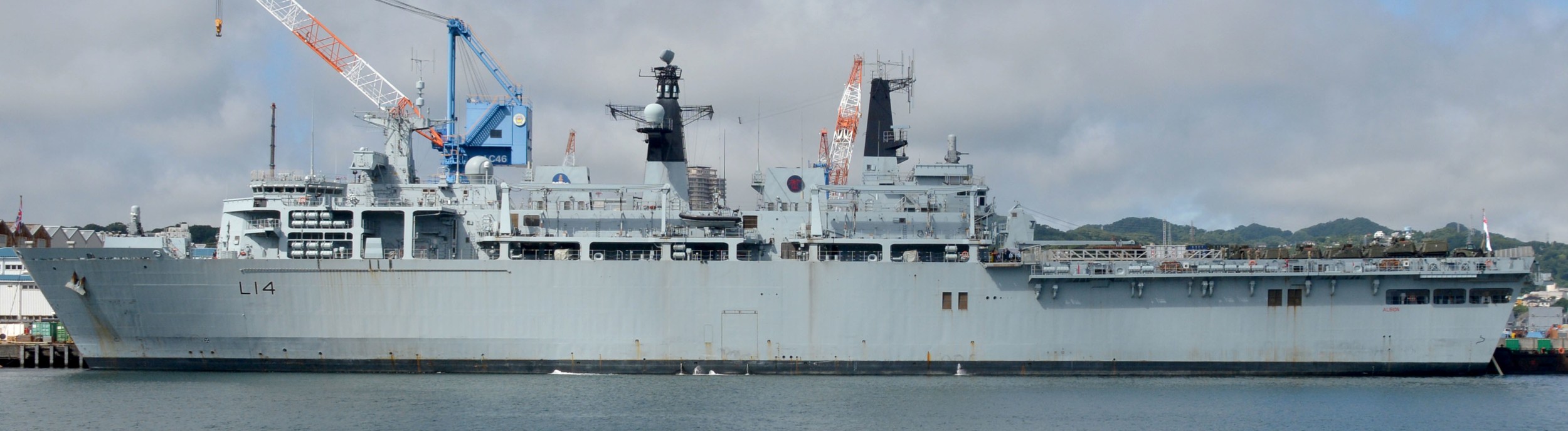 l14 hms albion amphibious transport dock assault ship landing platform lpd royal navy 82