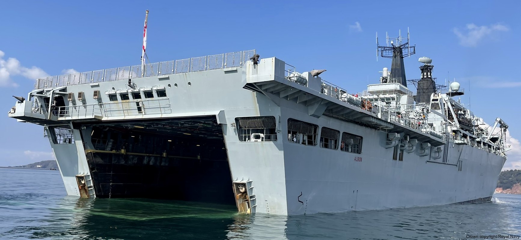l14 hms albion amphibious transport dock assault ship landing platform lpd royal navy 86 well deck