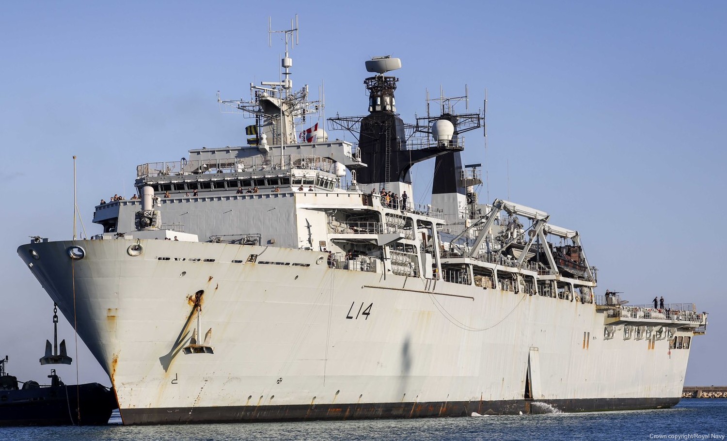 l14 hms albion amphibious transport dock assault ship landing platform lpd royal navy 92