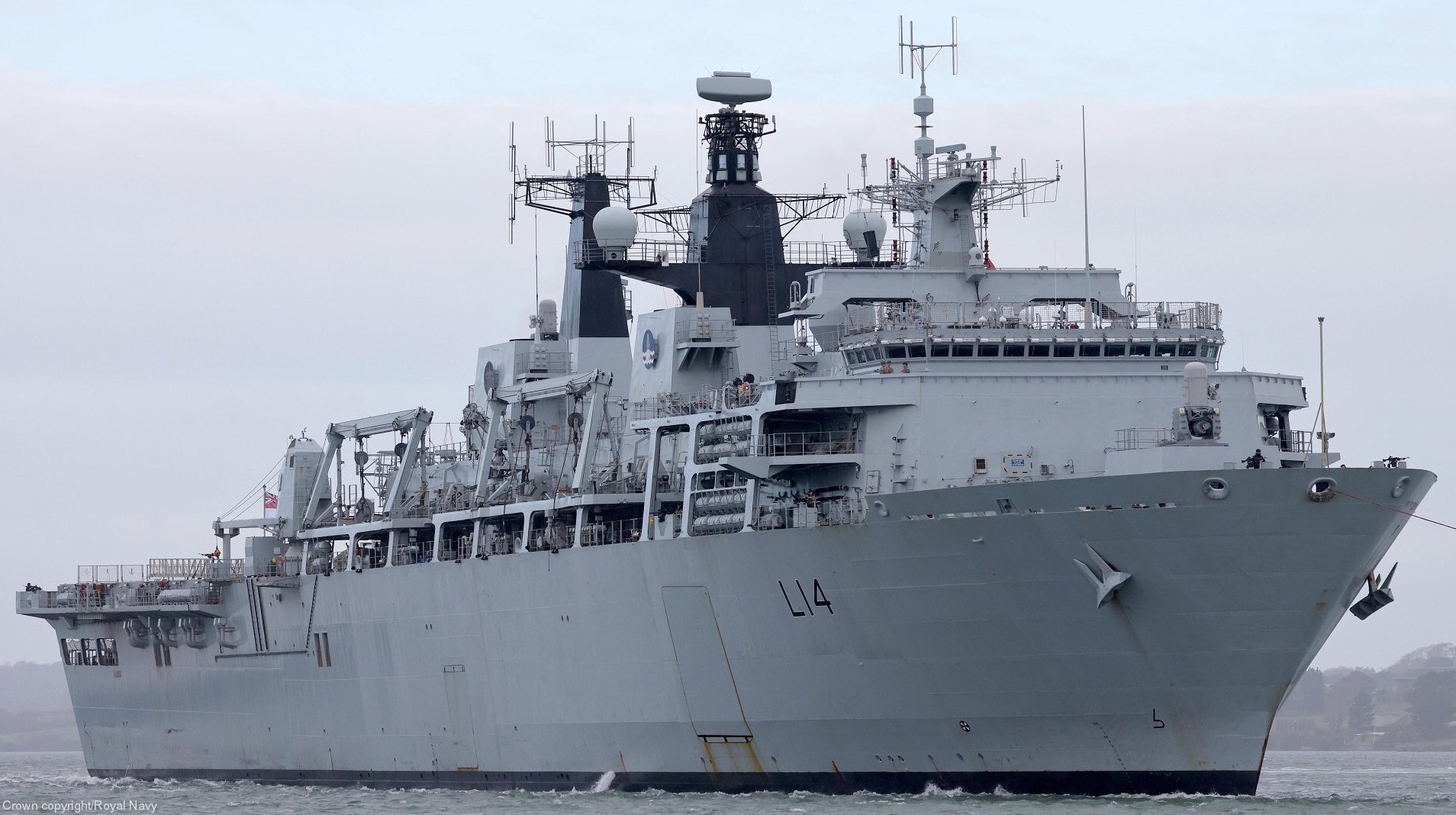 l14 hms albion amphibious transport dock assault ship landing platform lpd royal navy 95