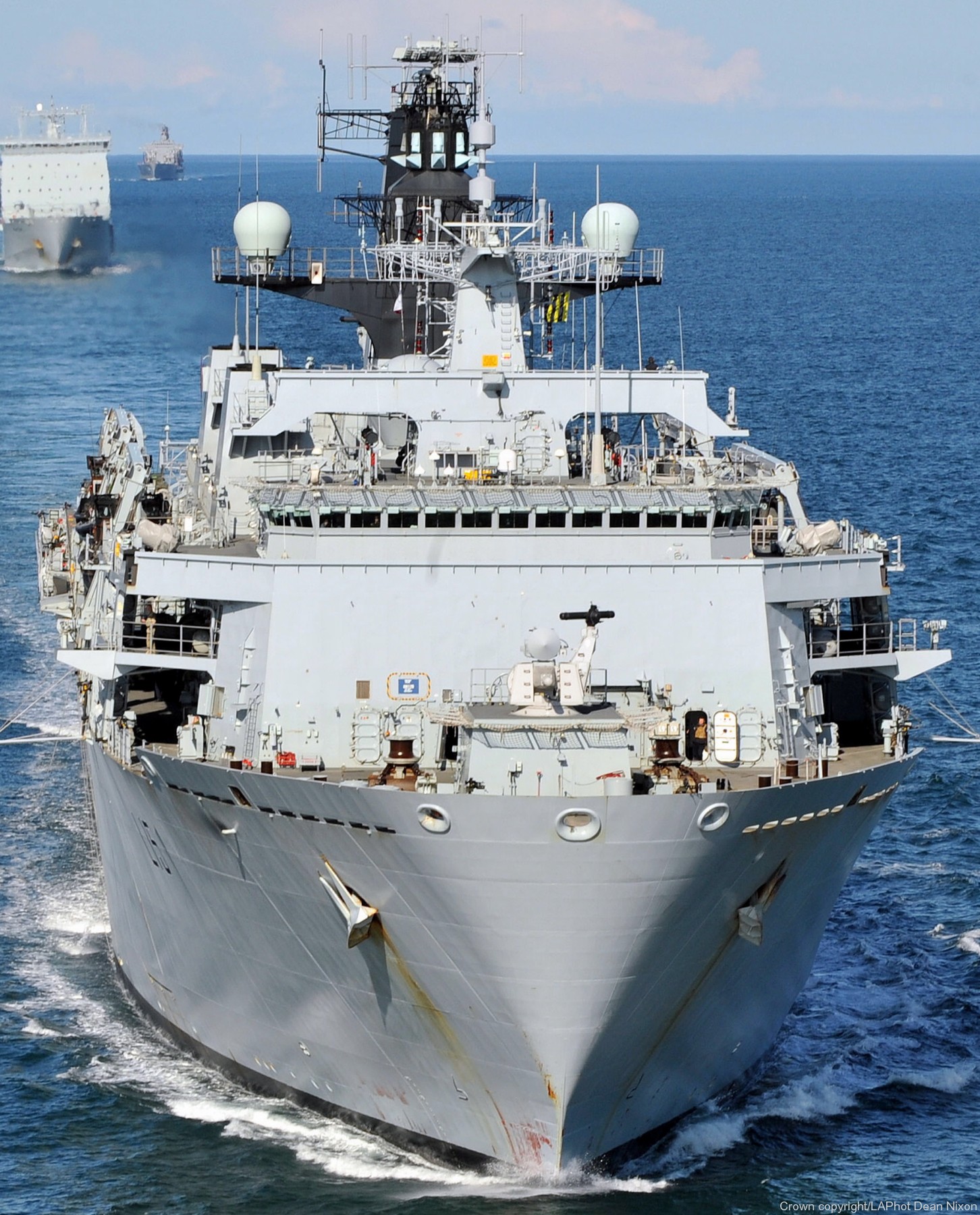 l15 hms bulwark albion class amphibious transport dock assault ship landing platform lpd royal navy 10