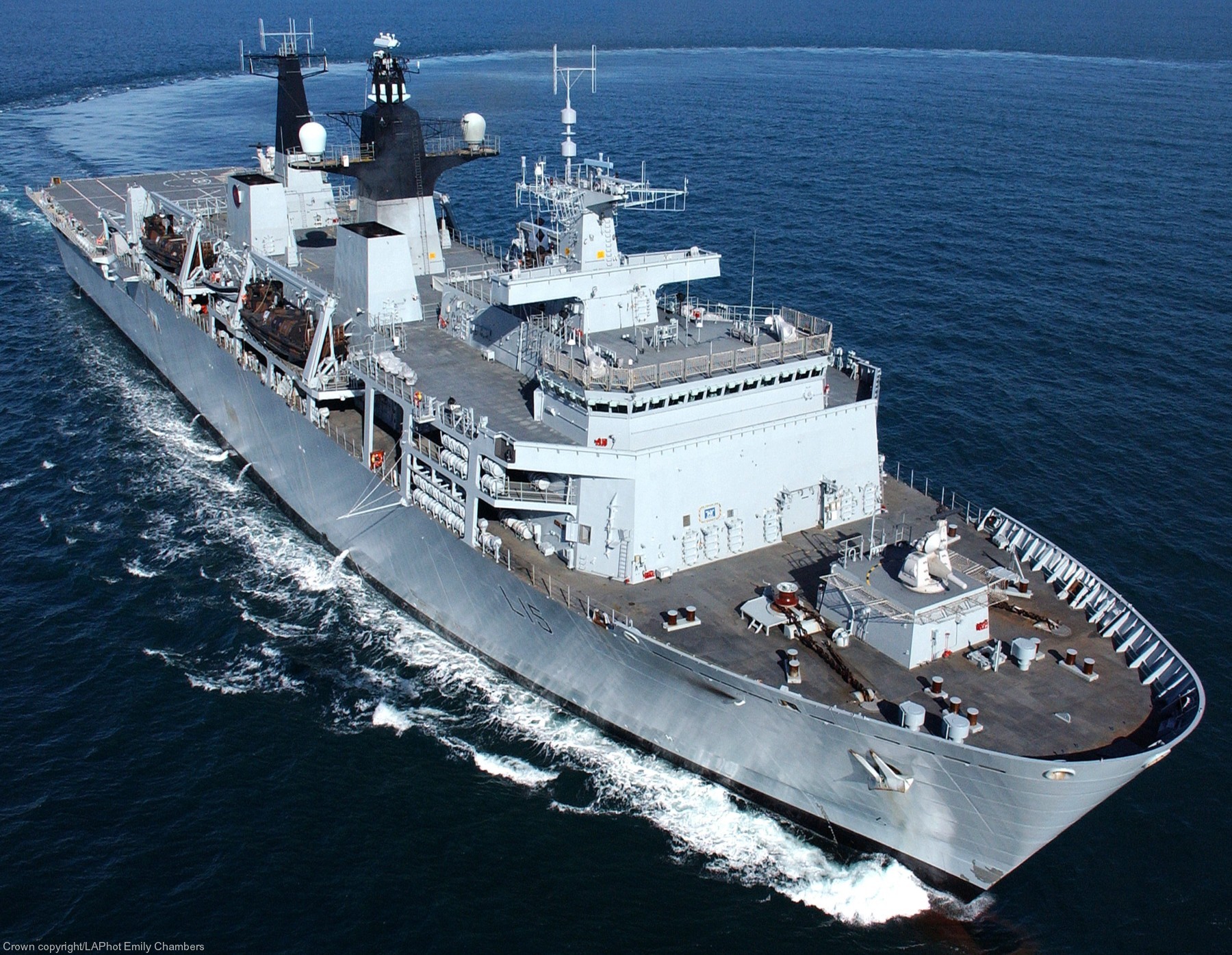 l15 hms bulwark albion class amphibious transport dock assault ship landing platform lpd royal navy 12