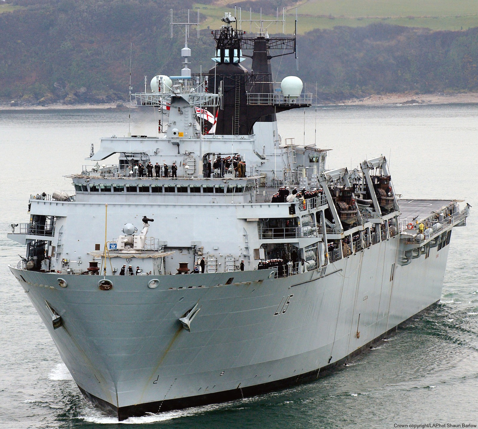 l15 hms bulwark albion class amphibious transport dock assault ship landing platform lpd royal navy 13