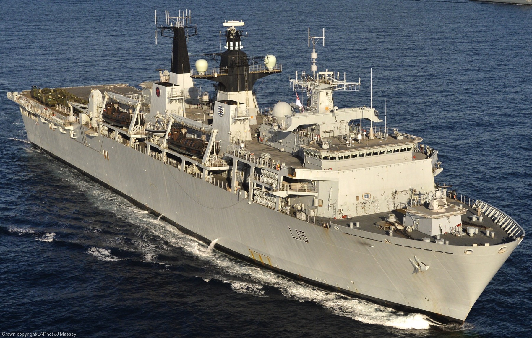 l15 hms bulwark albion class amphibious transport dock assault ship landing platform lpd royal navy 23