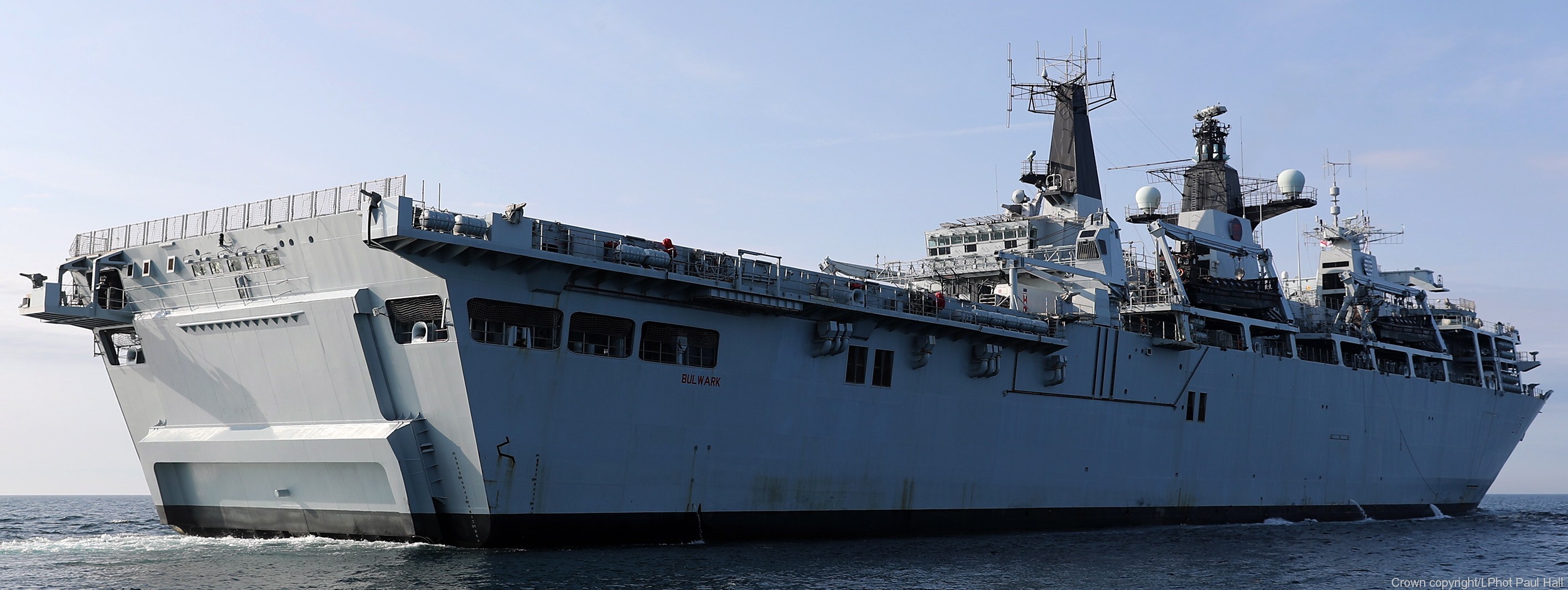 l15 hms bulwark albion class amphibious transport dock assault ship landing platform lpd royal navy 26