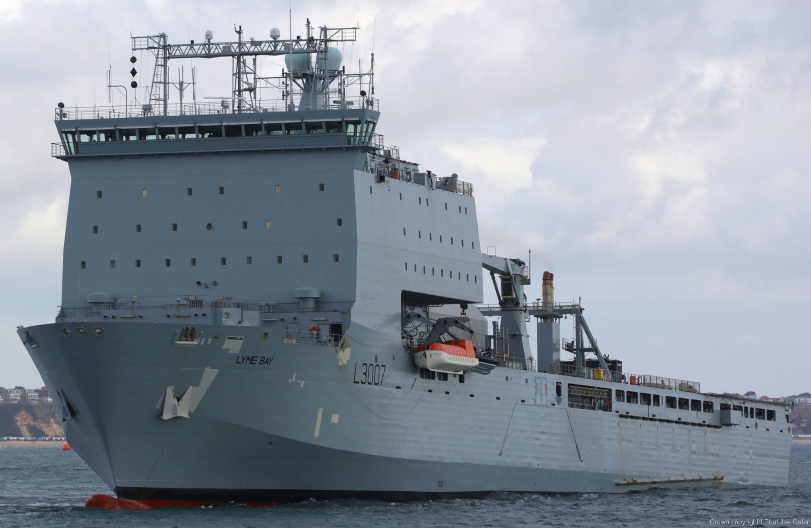 l-3007 rfa lyme bay dock landing ship royal fleet auxilary navy 24