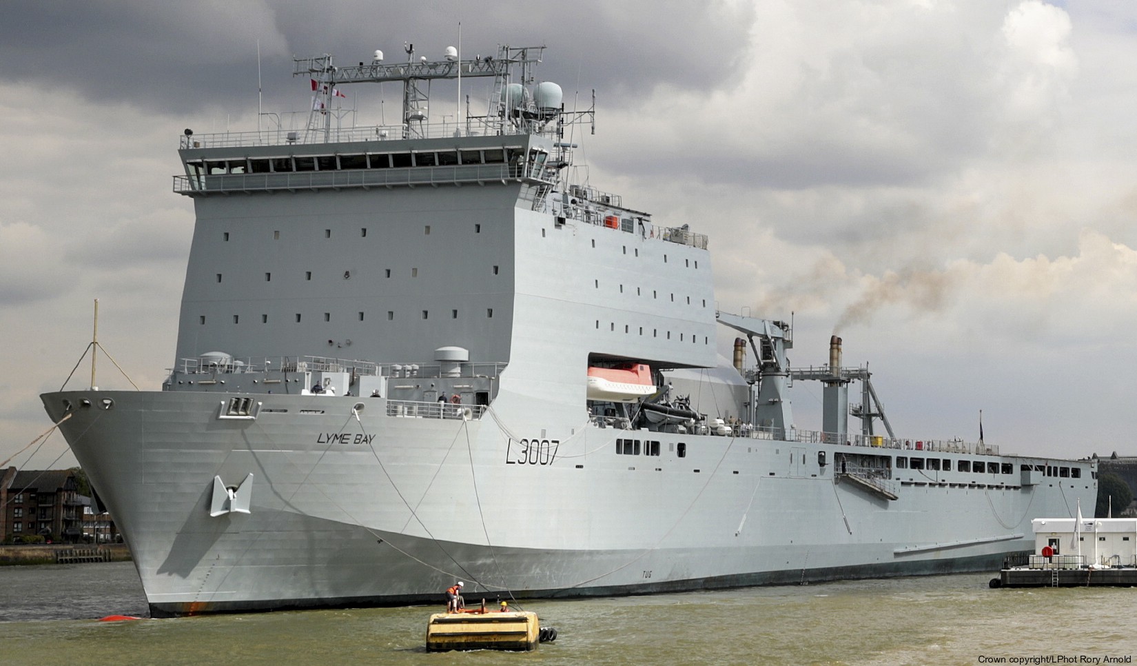 l-3007 rfa lyme bay dock landing ship royal fleet auxilary navy 25