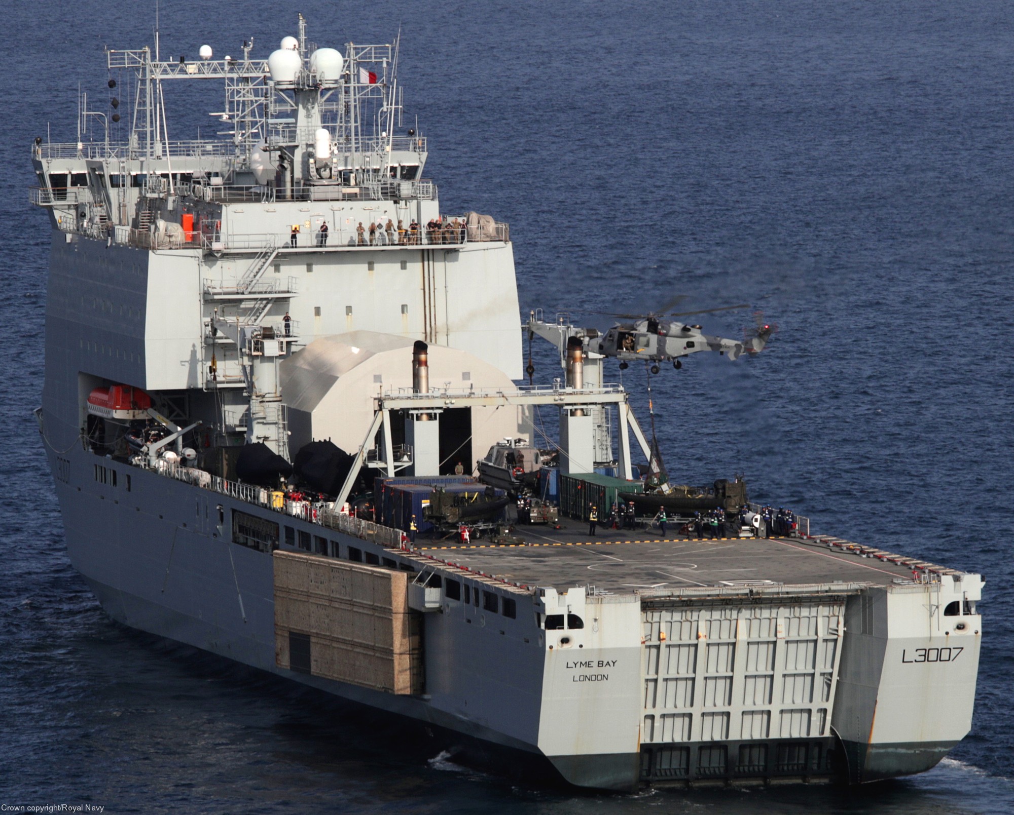 l-3007 rfa lyme bay dock landing ship royal fleet auxilary navy 34