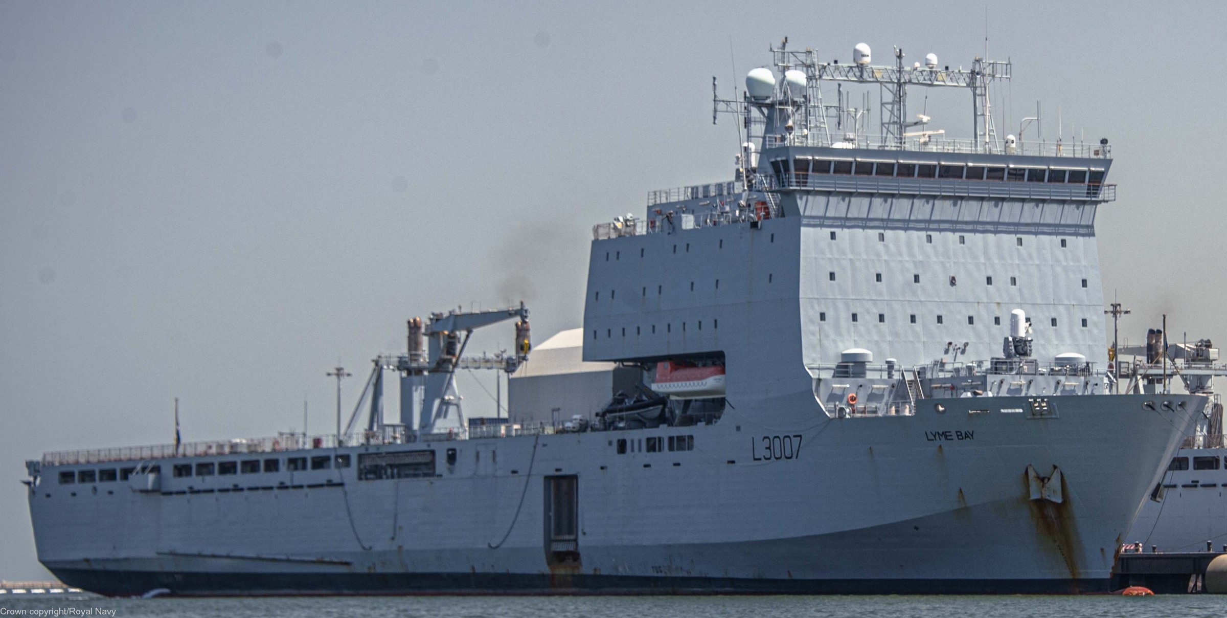 l-3007 rfa lyme bay dock landing ship royal fleet auxilary navy 36