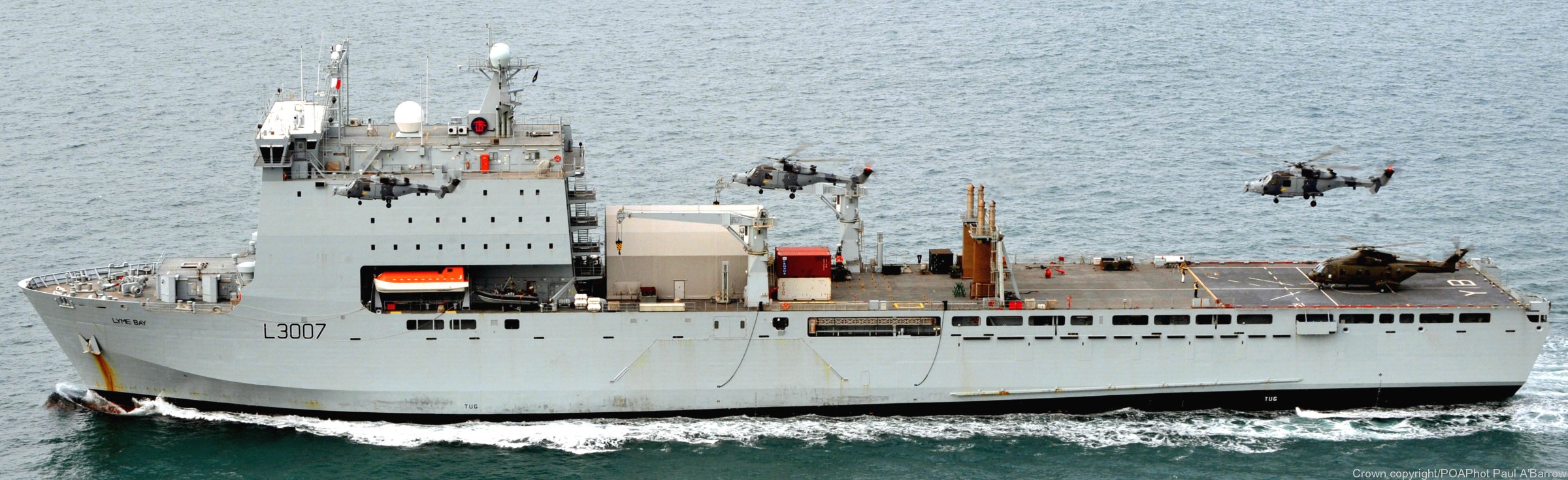 l-3007 rfa lyme bay dock landing ship royal fleet auxilary navy 38