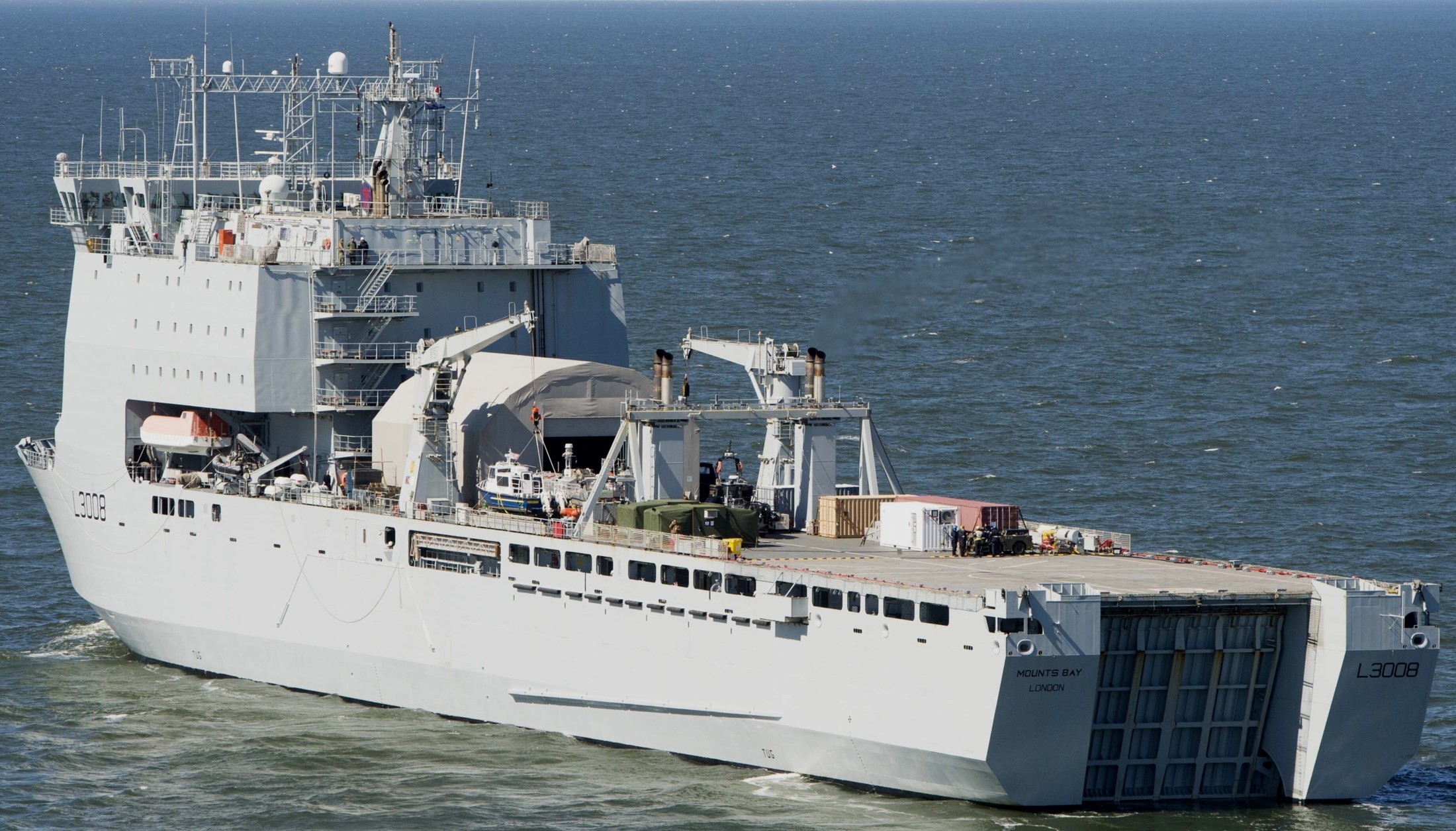 l-3008 rfa mounts bay dock landing ship lsd royal fleet auxilary navy bae systems naval ships govan 14x