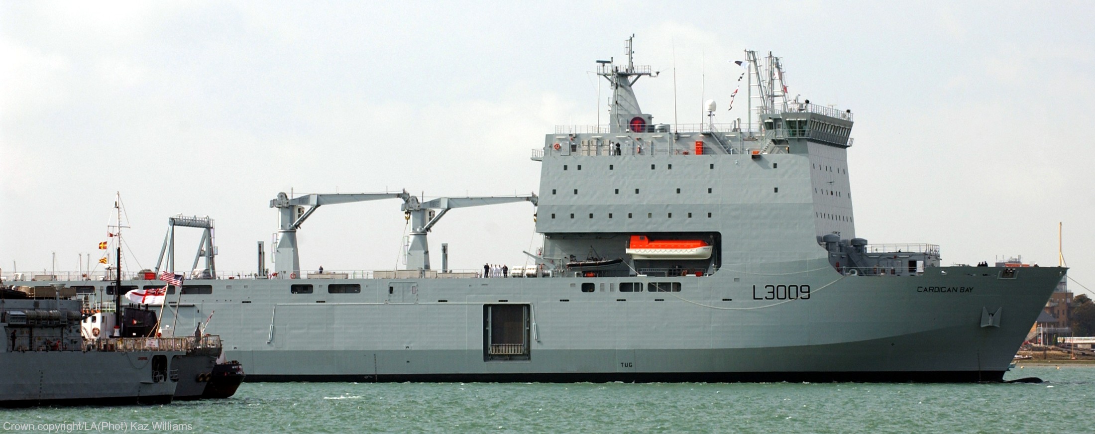 l-3009 rfa cardigan bay class dock landing ship lsd royal navy fleet auxilary 07