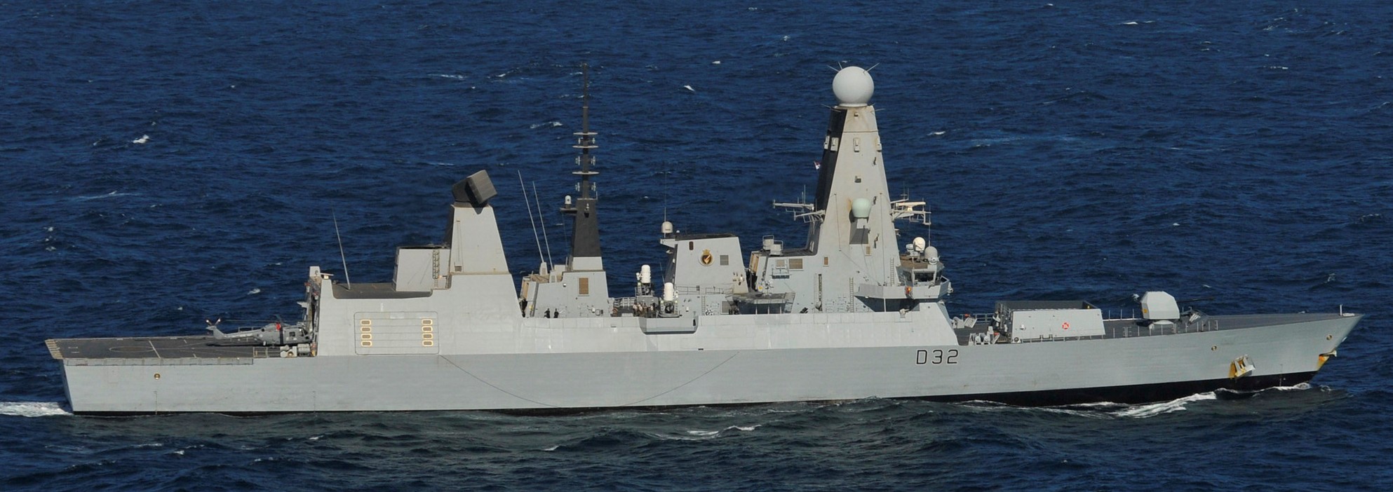 hms daring d-32 type 45 class guided missile destroyer royal navy sea viper paams 13