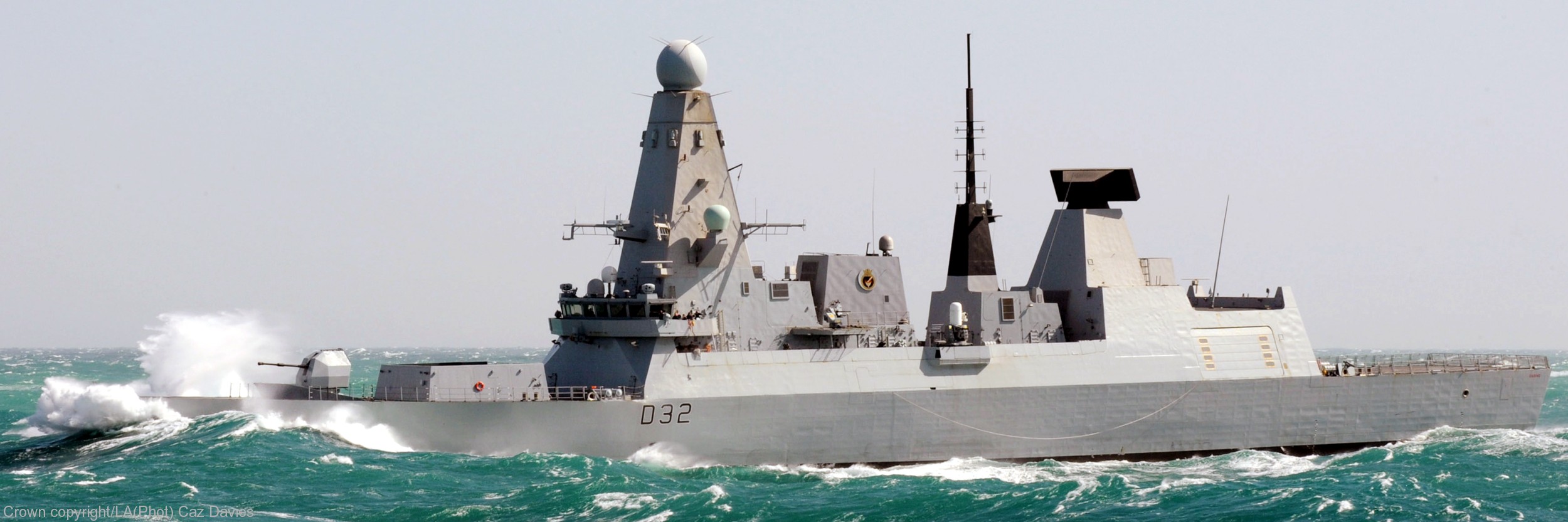 hms daring d-32 type 45 class guided missile destroyer royal navy sea viper paams 22