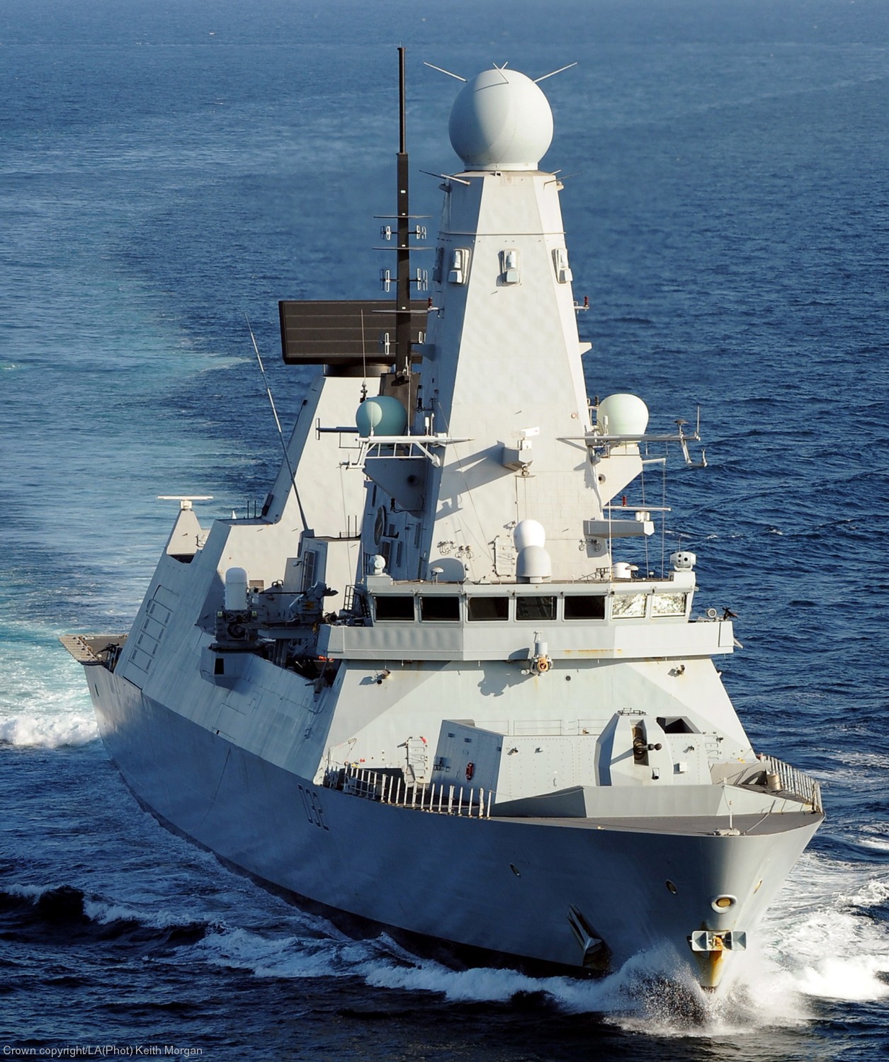 hms daring d-32 type 45 class guided missile destroyer royal navy sea viper paams 25