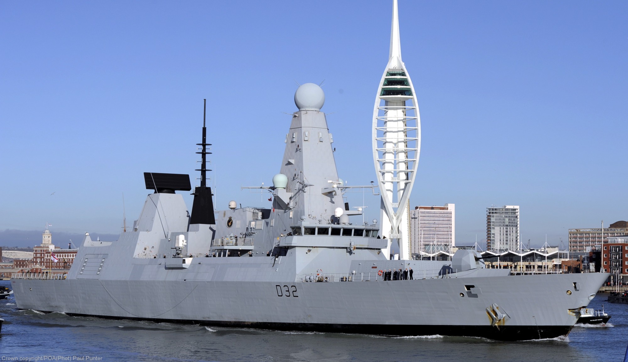 hms daring d-32 type 45 class guided missile destroyer royal navy sea viper paams 30 hmnb portsmouth