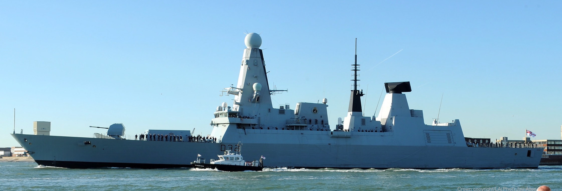 hms daring d-32 type 45 class guided missile destroyer royal navy sea viper paams 31
