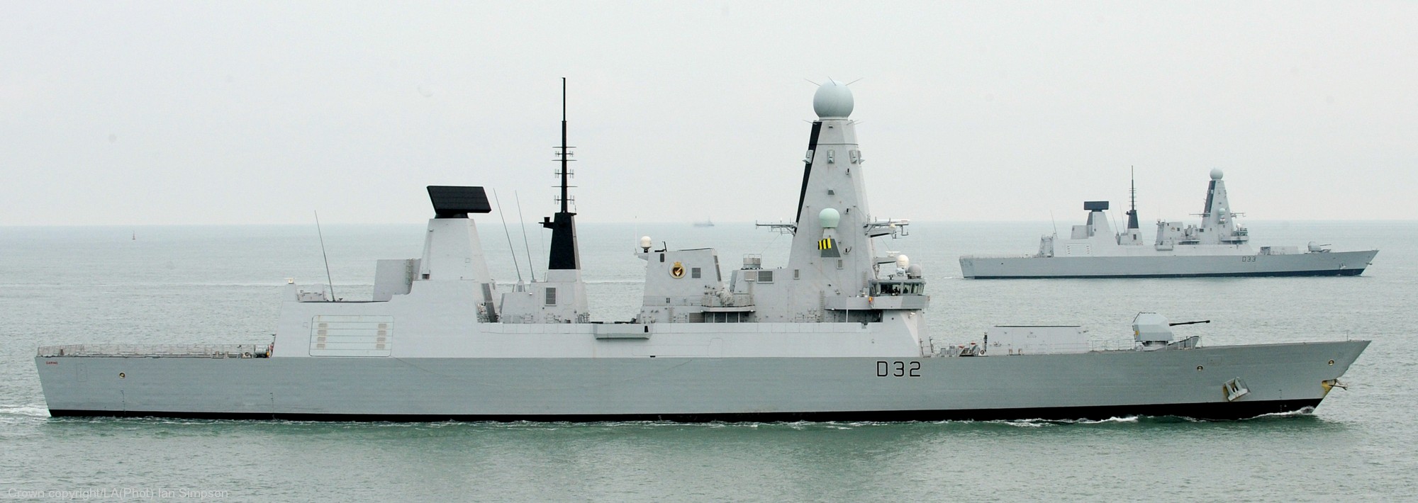 hms daring d-32 type 45 class guided missile destroyer royal navy sea viper paams 34