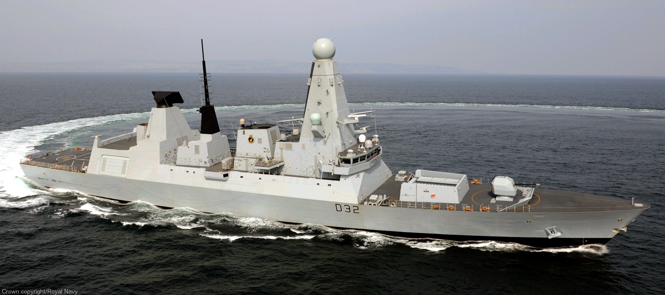 hms daring d-32 type 45 class guided missile destroyer royal navy sea viper paams 36