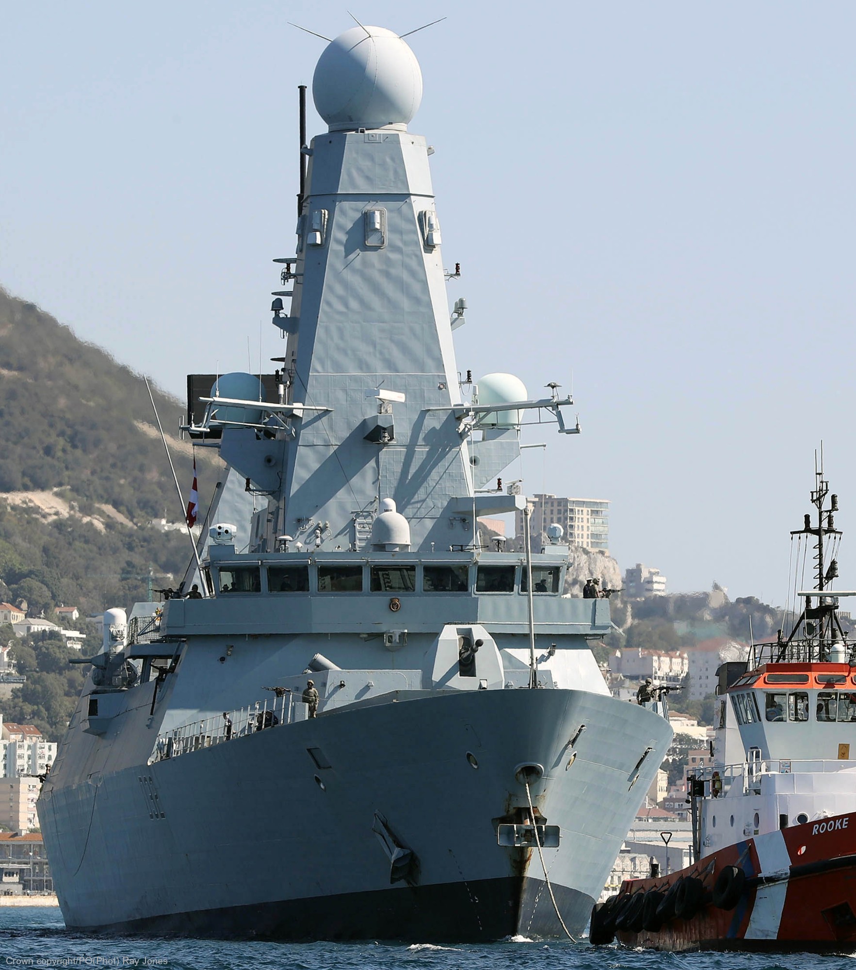hms daring d-32 type 45 class guided missile destroyer royal navy sea viper paams 44