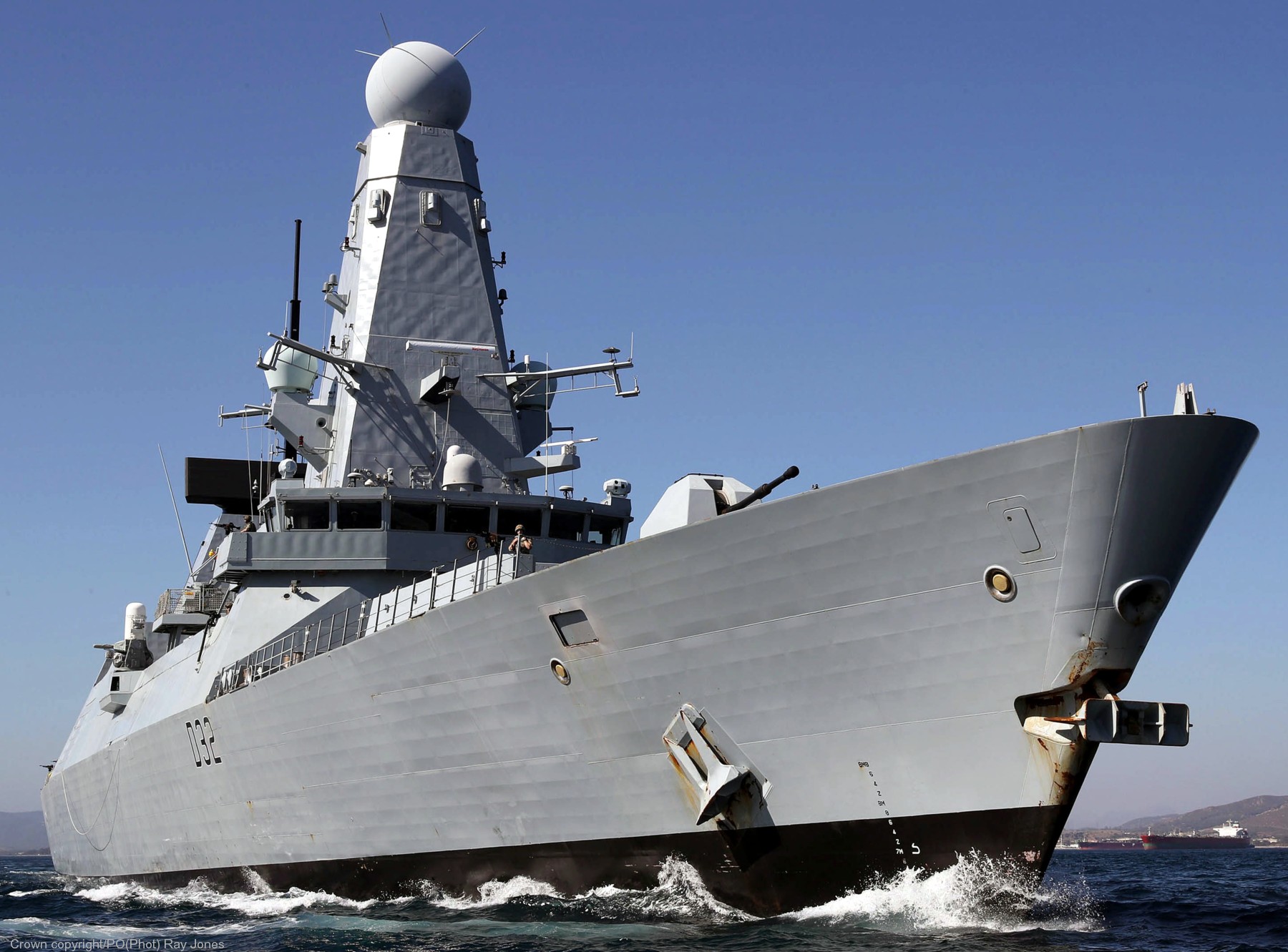 hms daring d-32 type 45 class guided missile destroyer royal navy sea viper paams 46 aster sam