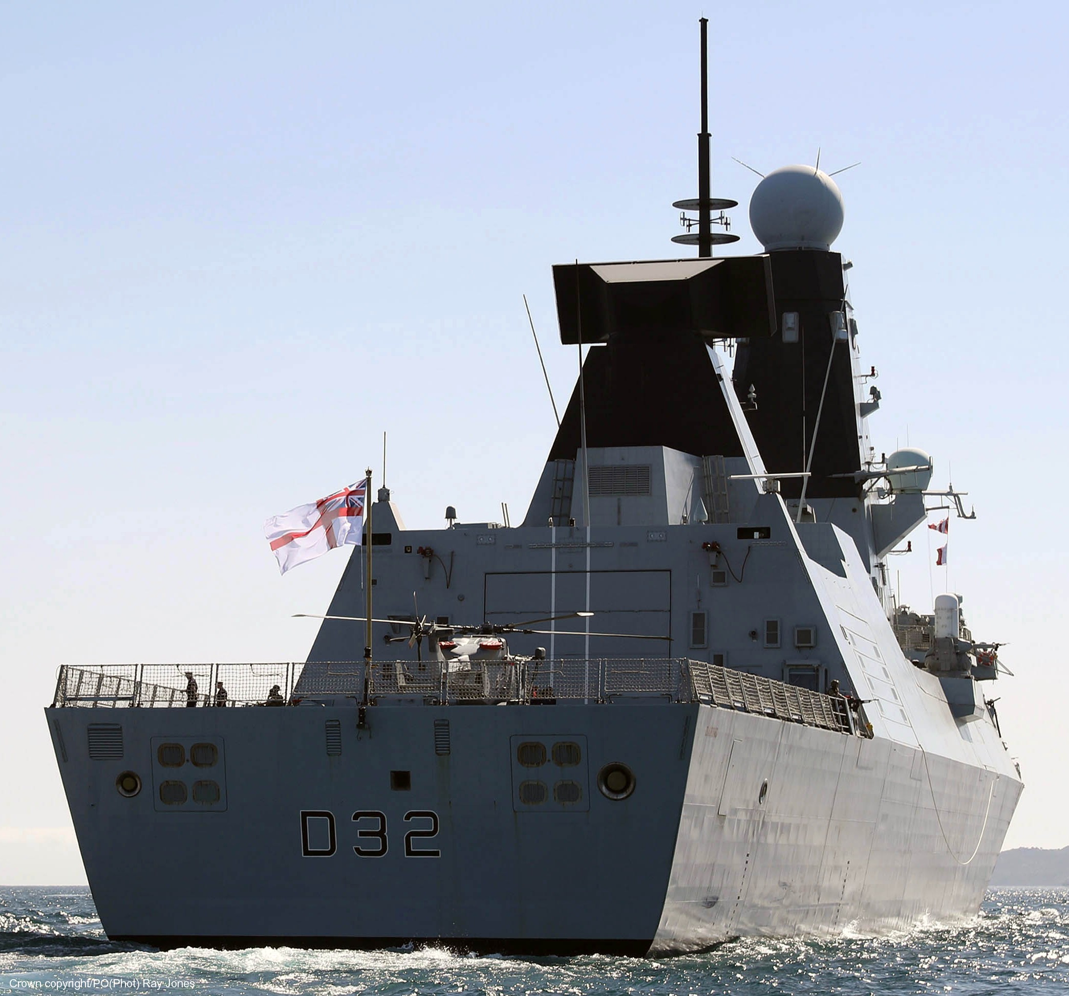 hms daring d-32 type 45 class guided missile destroyer royal navy sea viper paams 47